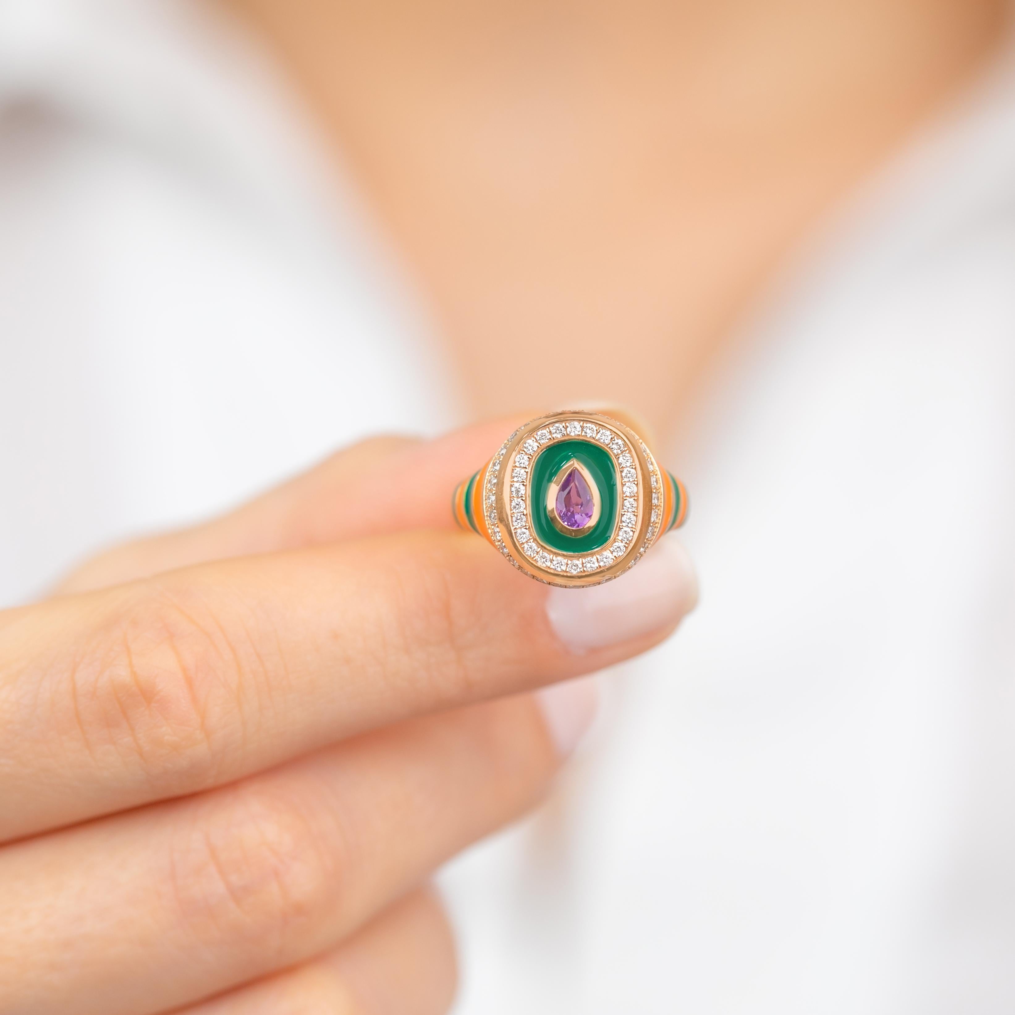 Taille ovale Bague en or 14K avec émail : Une pièce d'apparat colorée pour The Modern Collector en vente