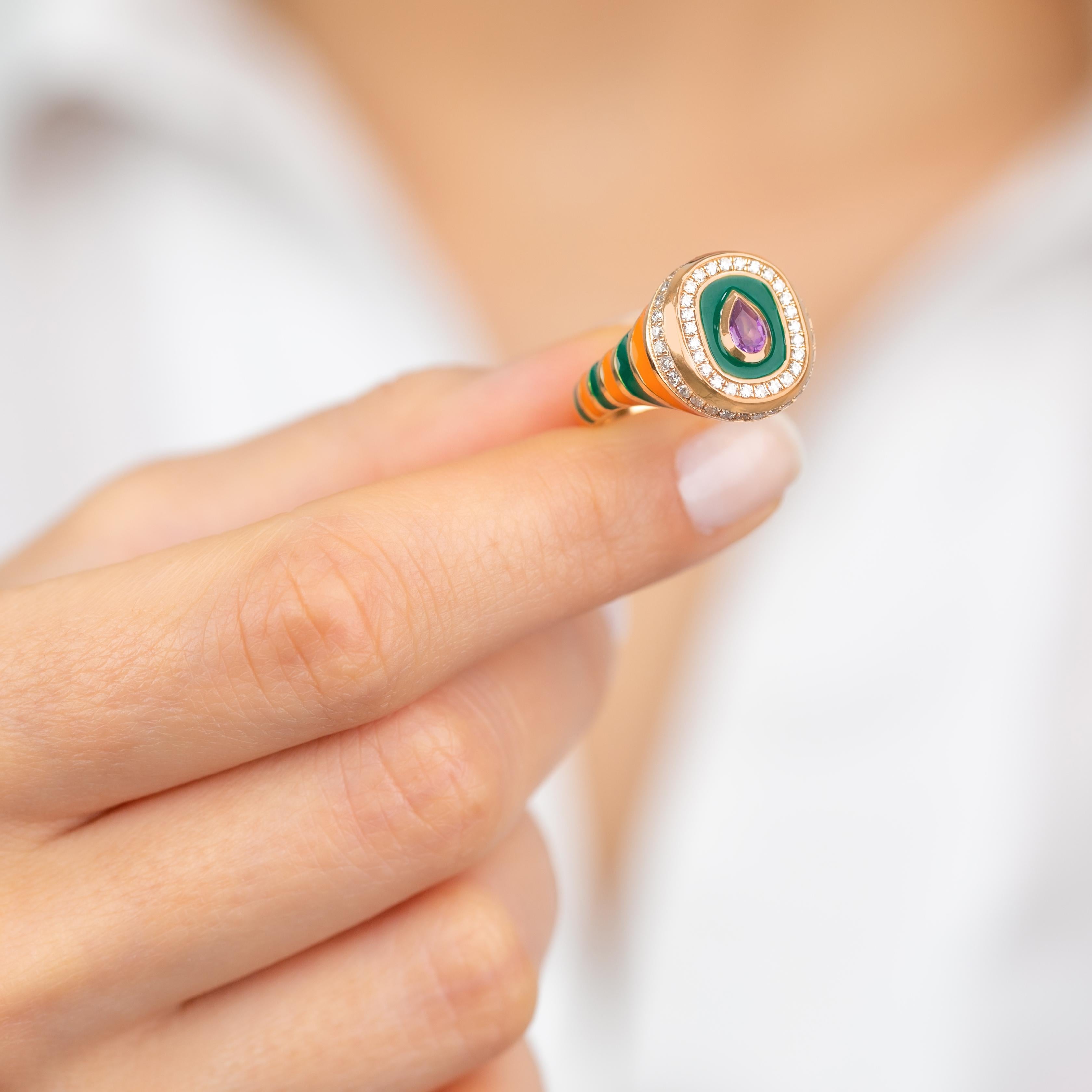 Bague en or 14K avec émail : Une pièce d'apparat colorée pour The Modern Collector Unisexe en vente