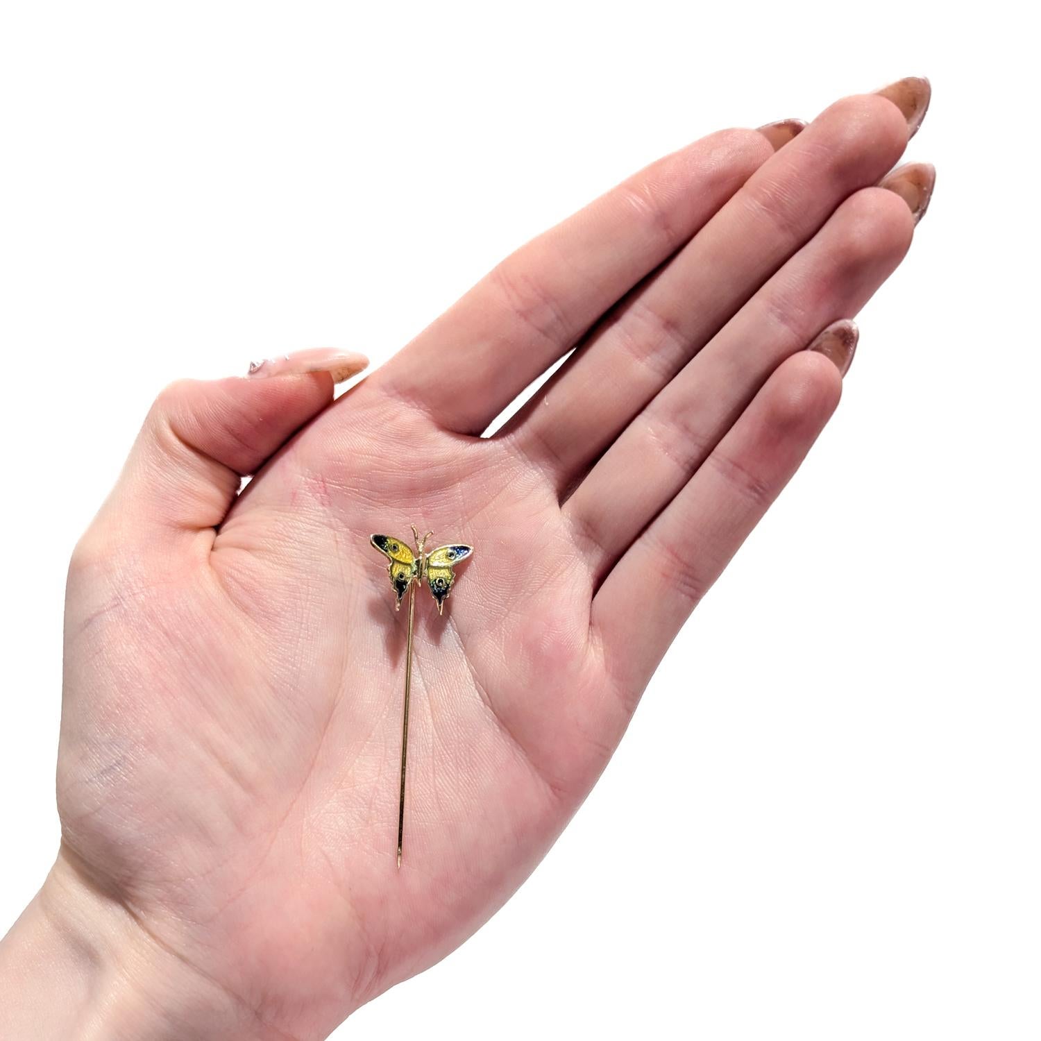 Epingle à badge en or 14k et émail - papillon tigre à queue d'hirondelle en vente 5