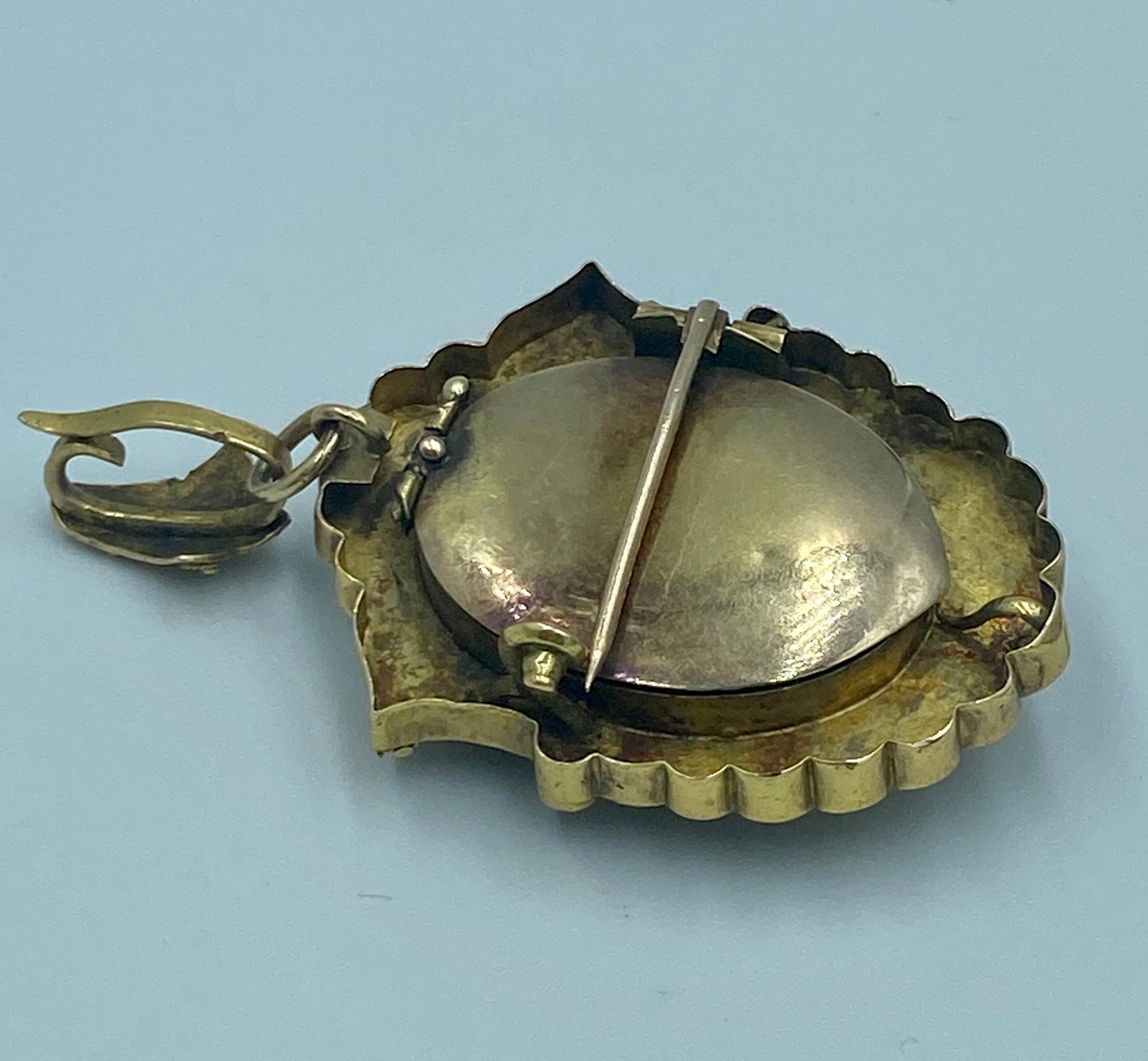 Ciondolo a forma di chiave inglese in oro 14k in vendita 3