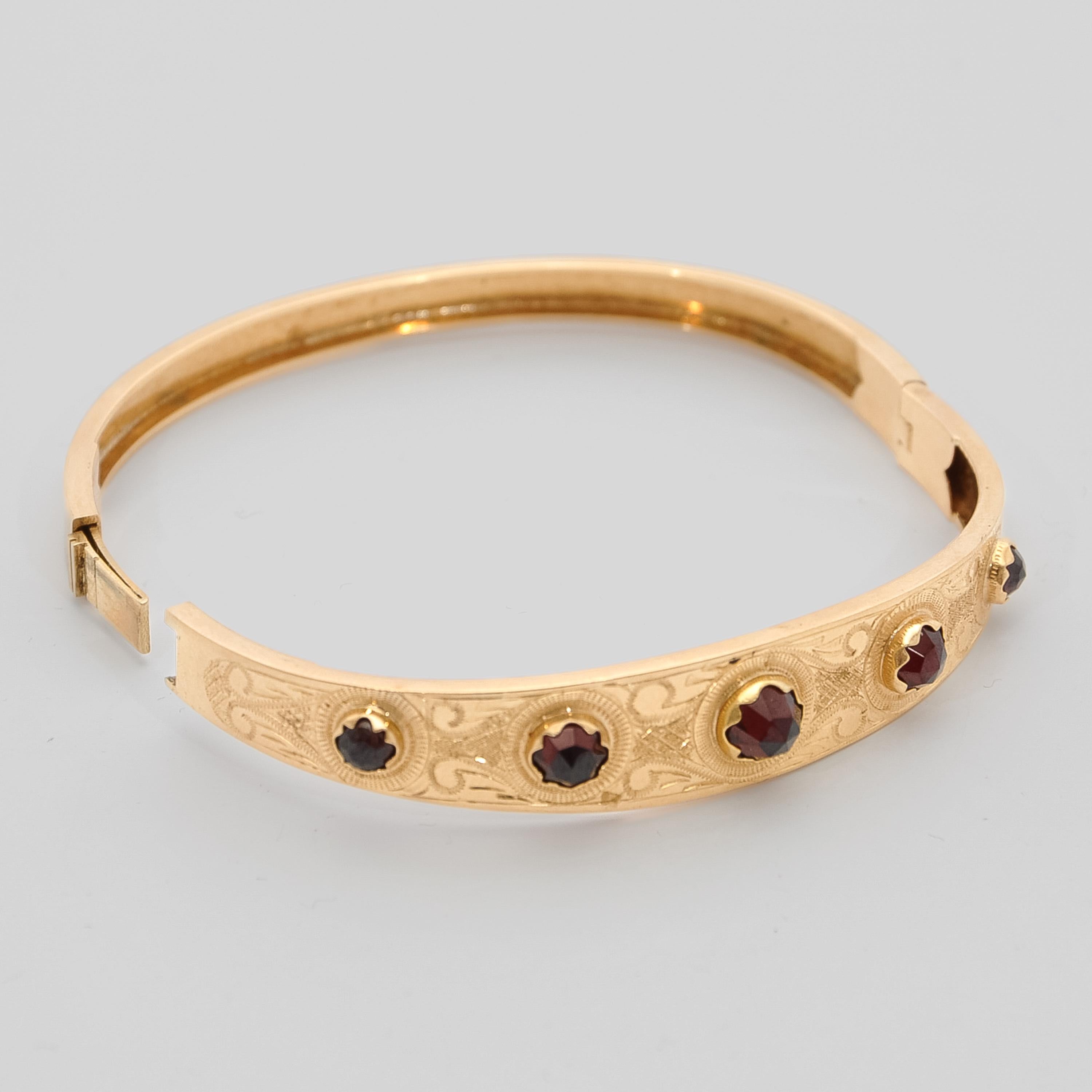 Women's Vintage Garnet 14K Gold Engraved Bangle Bracelet For Sale