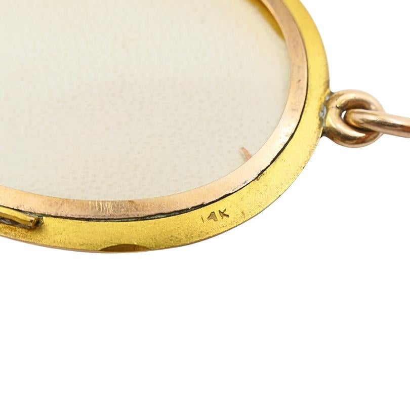Ciondolo a medaglione inciso in oro 14k Catena per orologio antica in oro in vendita 6