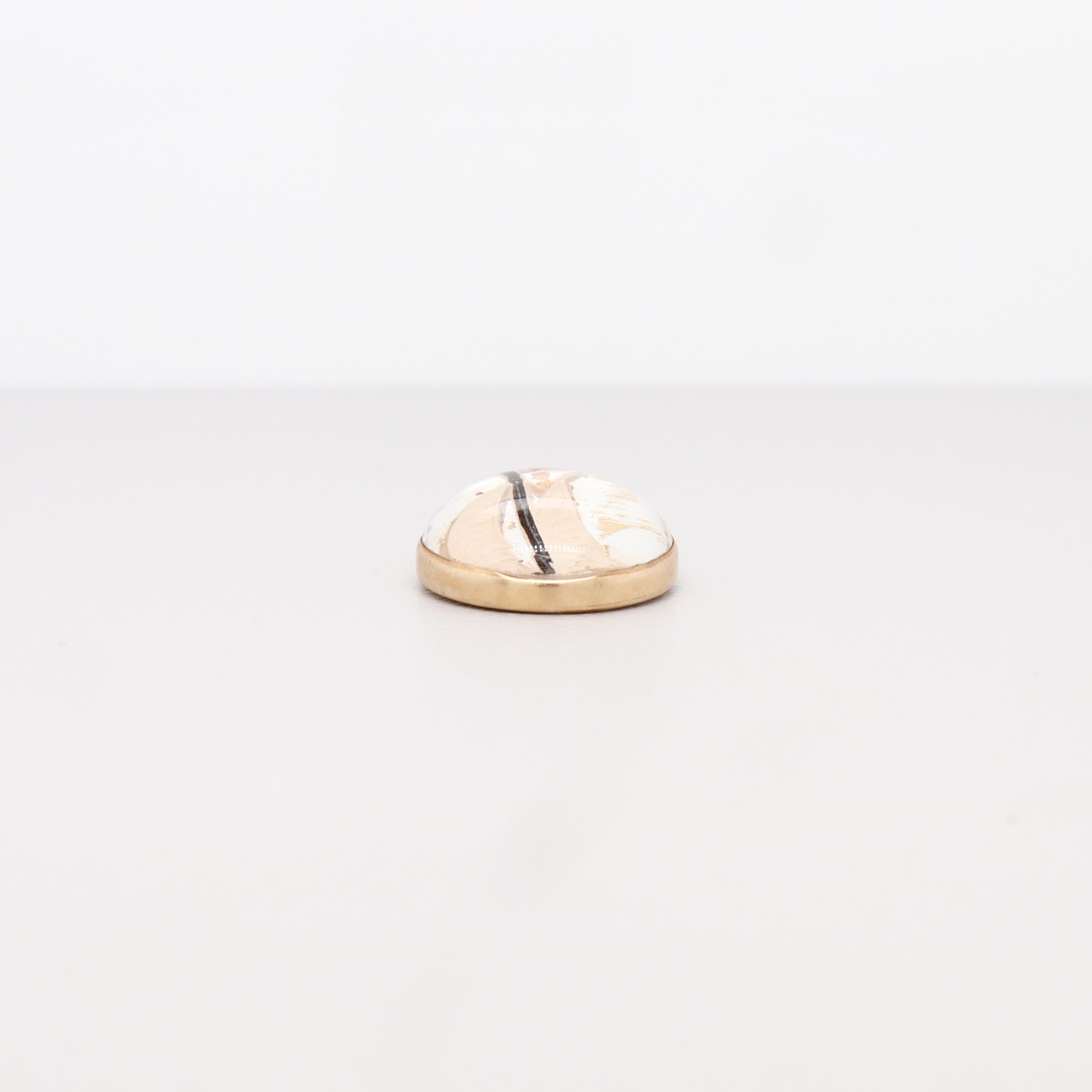 Pendentif ou breloque en or 14K et cristal d'Essex avec un voilier en mer en vente 9