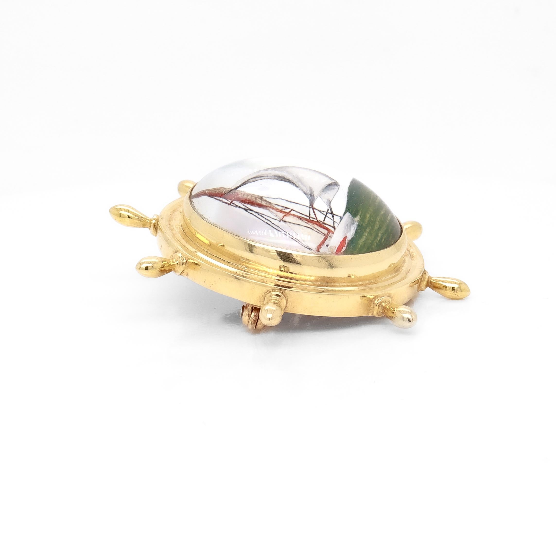 Broche de oro de 14 quilates y cristal de Essex con forma de rueda de barco y velero en el mar en venta 6