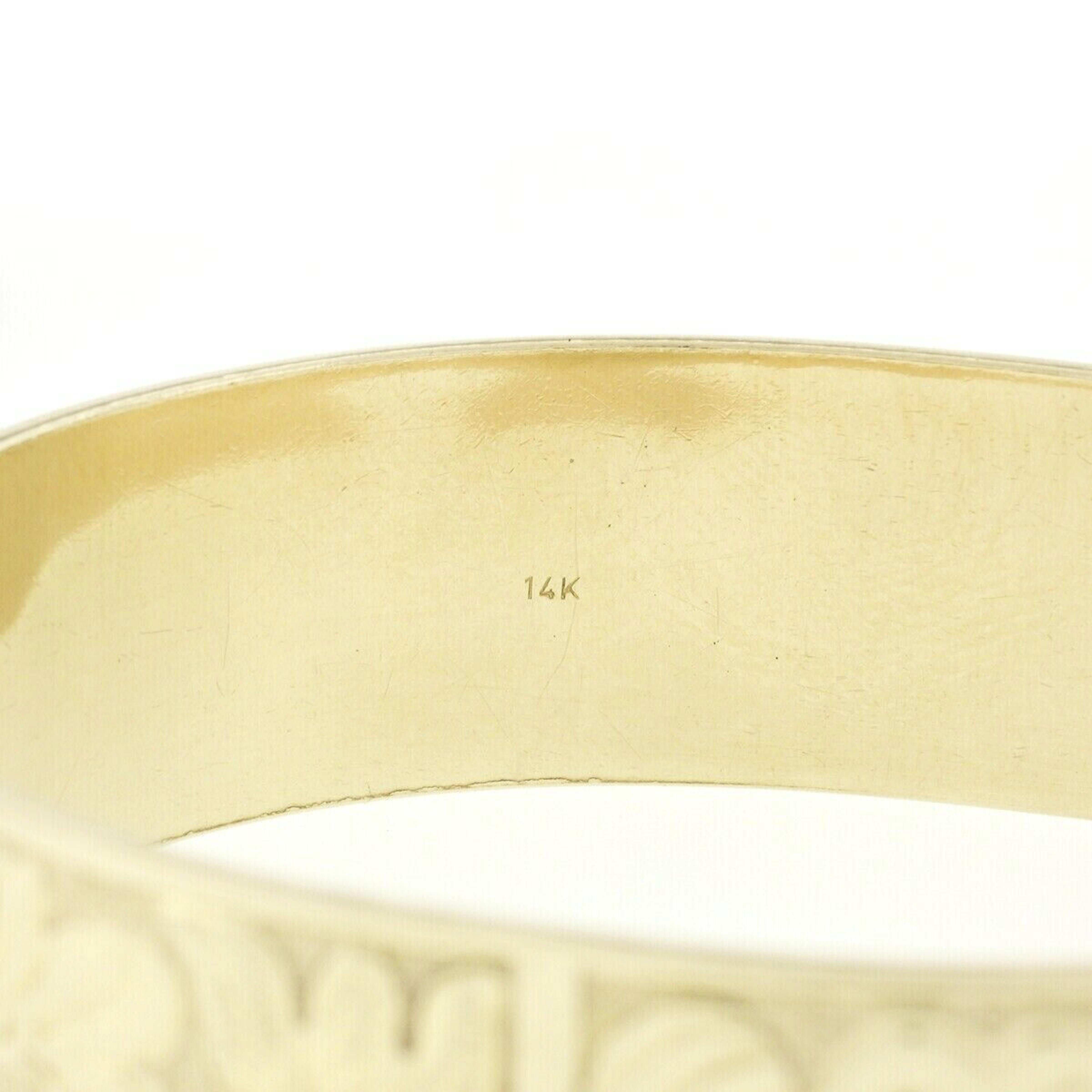14k Gold Etched Engraved Slip on Hawaii Turtle Flowers Bangle Bracelet In Good Condition In Montclair, NJ