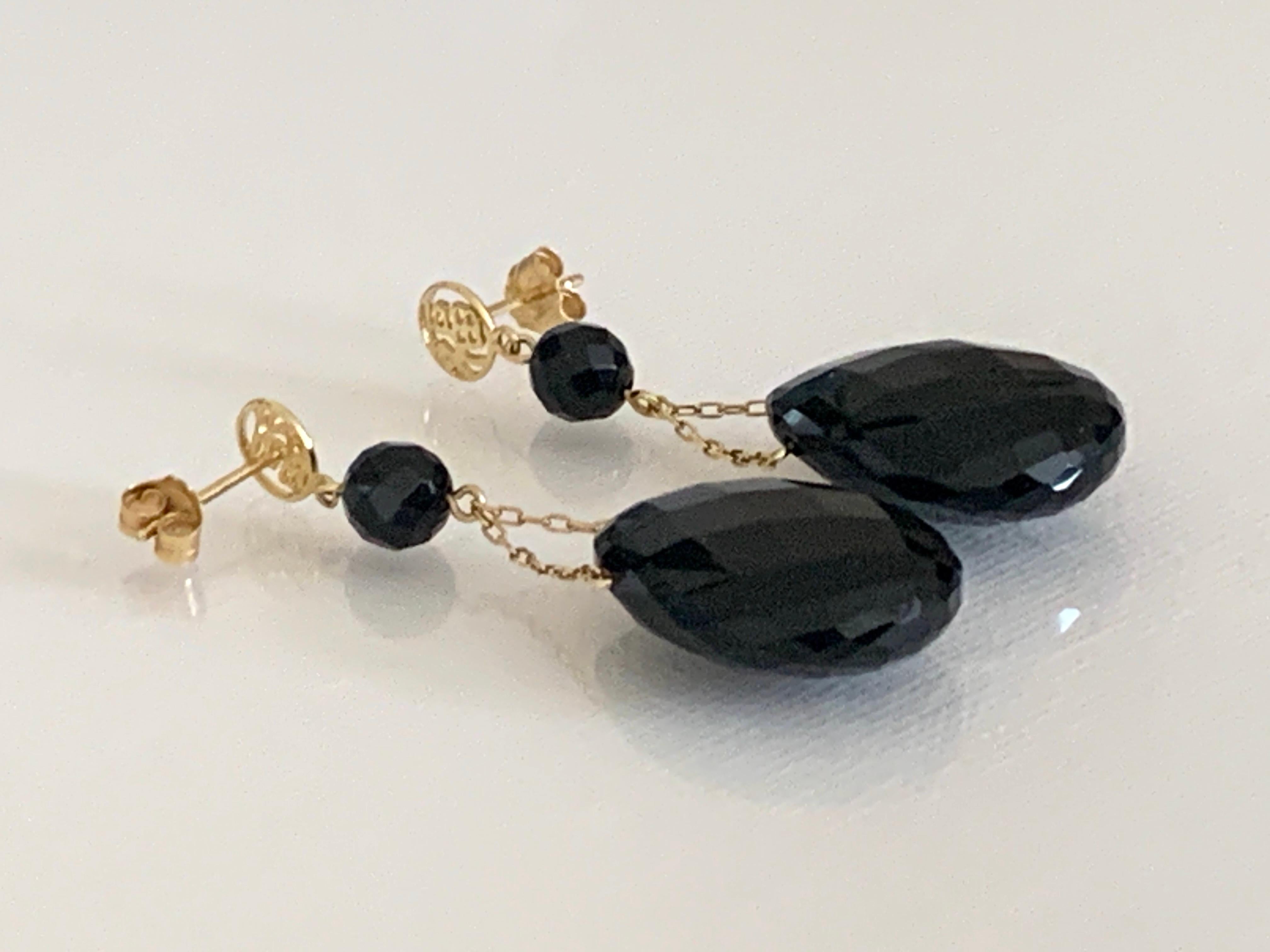 Taille poire 14k Gold Faceted Black Onyx design Earrings en vente