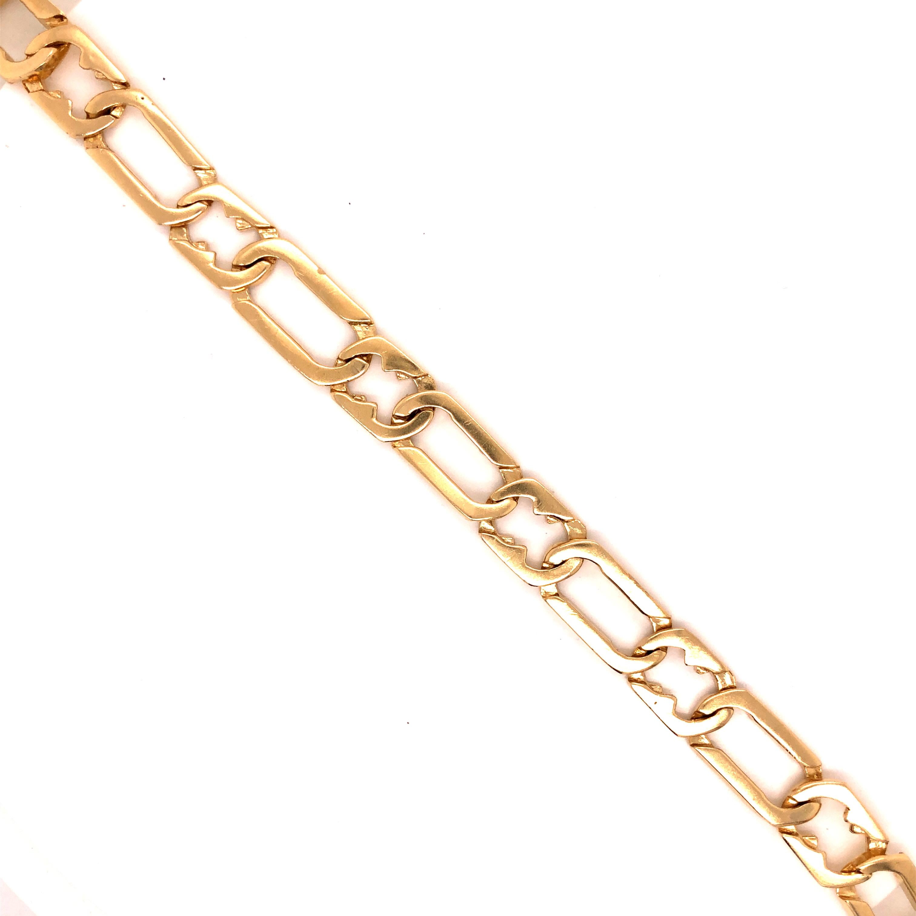 14K Gold Fancy Link Bracelet

Metal: 14K Yellow Gold

Size: 8 Length, 10.1 mm

Total Weight: 32.5 grams