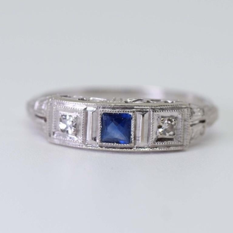 Brilliant Cut 14K Gold Filigree Diamond Saphirre Ring For Sale