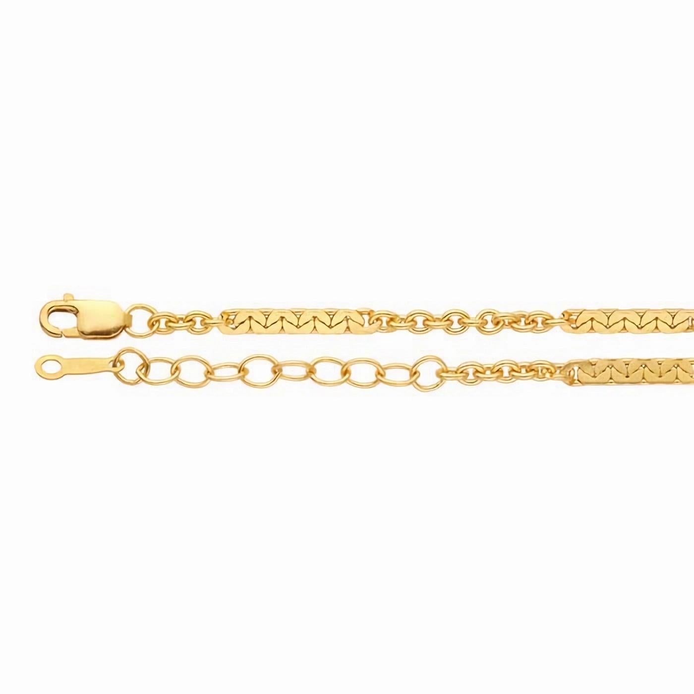 Esta exquisita pulsera de cadena portacables de Mona Jewelry está elaborada con oro amarillo 14/20, incorporando cuidadosamente secciones aplanadas para darle un toque sofisticado. El diseño de la cadena portacables es a la vez elegante y duradero,