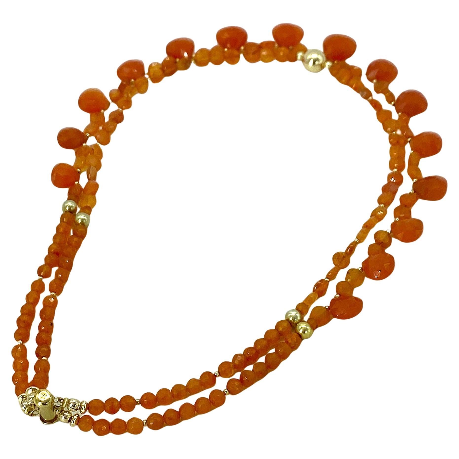 Collier double brin en cornaline remplie d'or 14K avec briolette en forme de coeur en vente 1