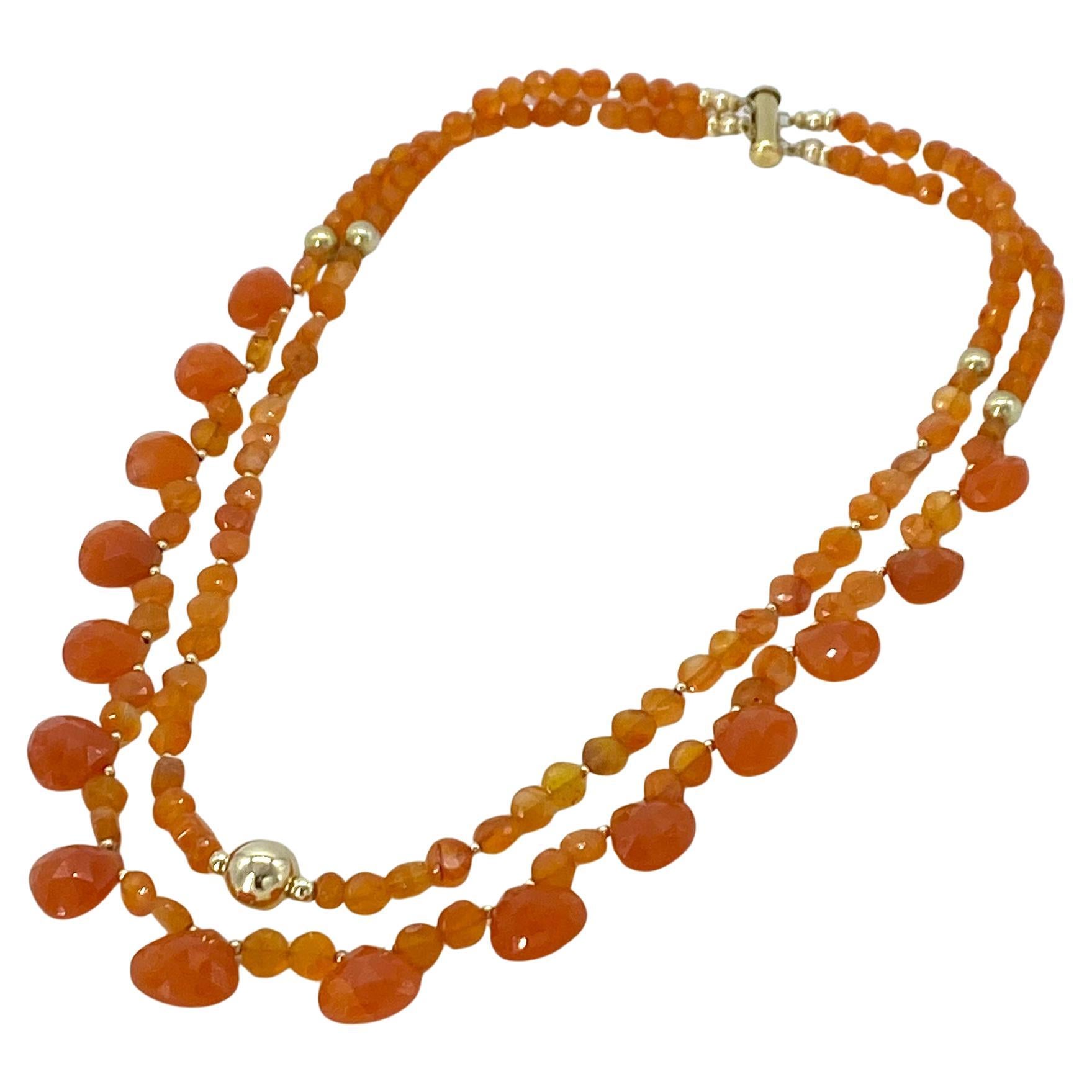 Collier double brin en cornaline remplie d'or 14K avec briolette en forme de coeur en vente 2