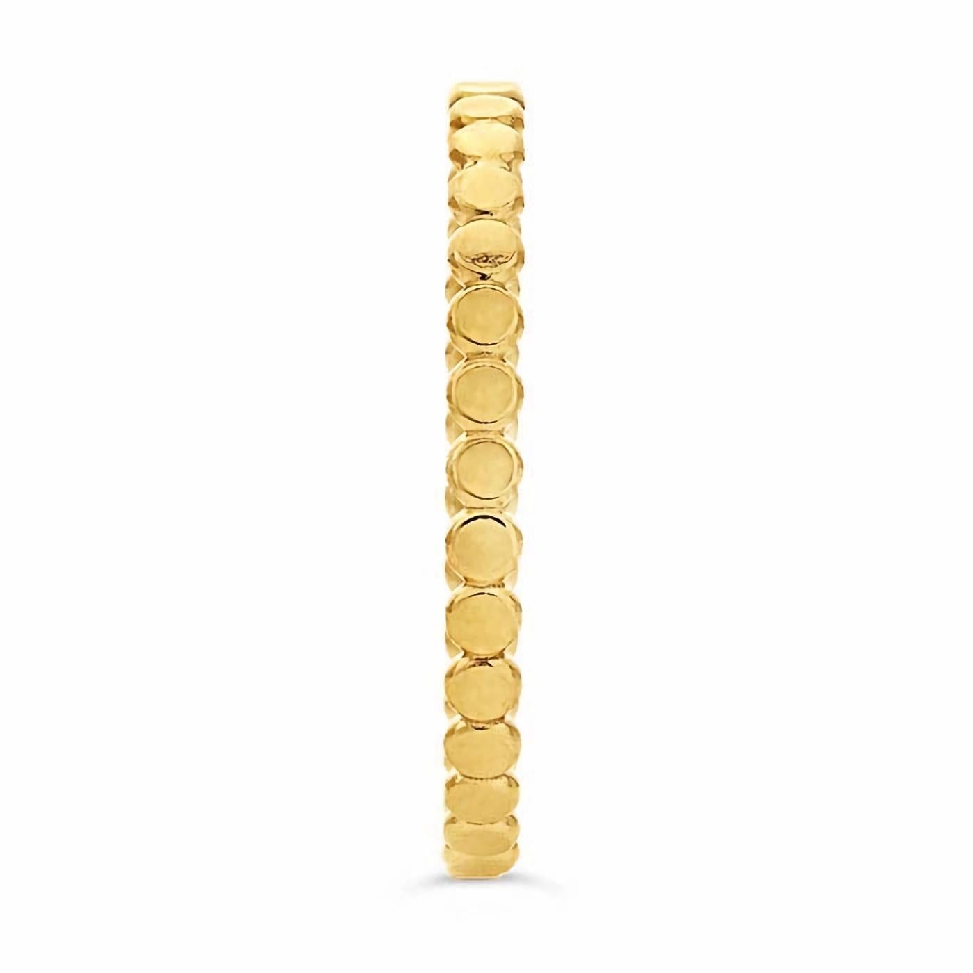 Dieser mit 14/20 Gelbgold gefüllte Ring hat ein flaches Perlenmuster, das einen einfachen und zarten Look bietet. Er kann allein oder mit anderen Ringen gestapelt getragen werden, um einen einzigartigen Stil zu erzielen.

 
Attribute:
Metall-Typ: