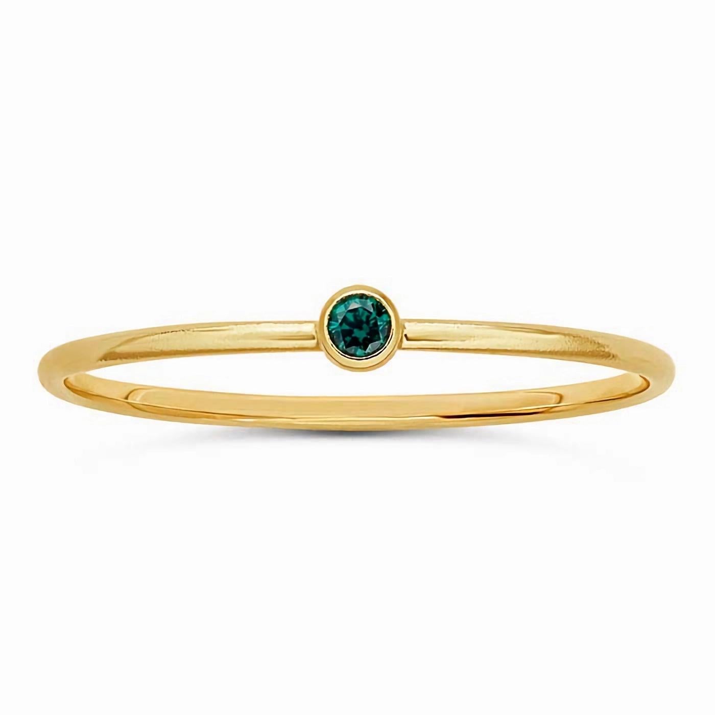 Moderno Anello con pietra verde riempito d'oro 14k in vendita