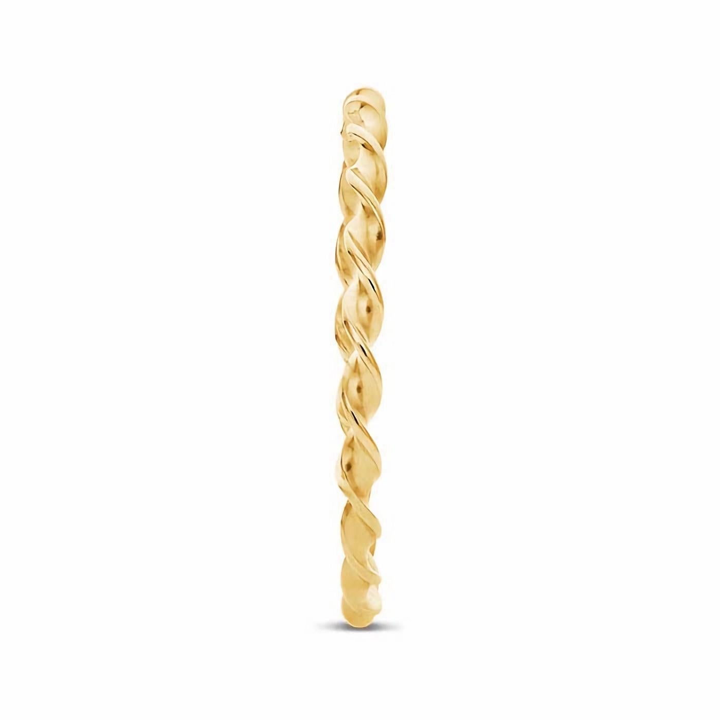 Questo anello in oro giallo 14/20 è realizzato con filo ritorto e ha una finitura liscia e brillante. È perfetto da solo, come semplice pezzo d'accento, ma anche da impilare con altri anelli per creare un look unico.


Attributi:
Tipo di metallo: