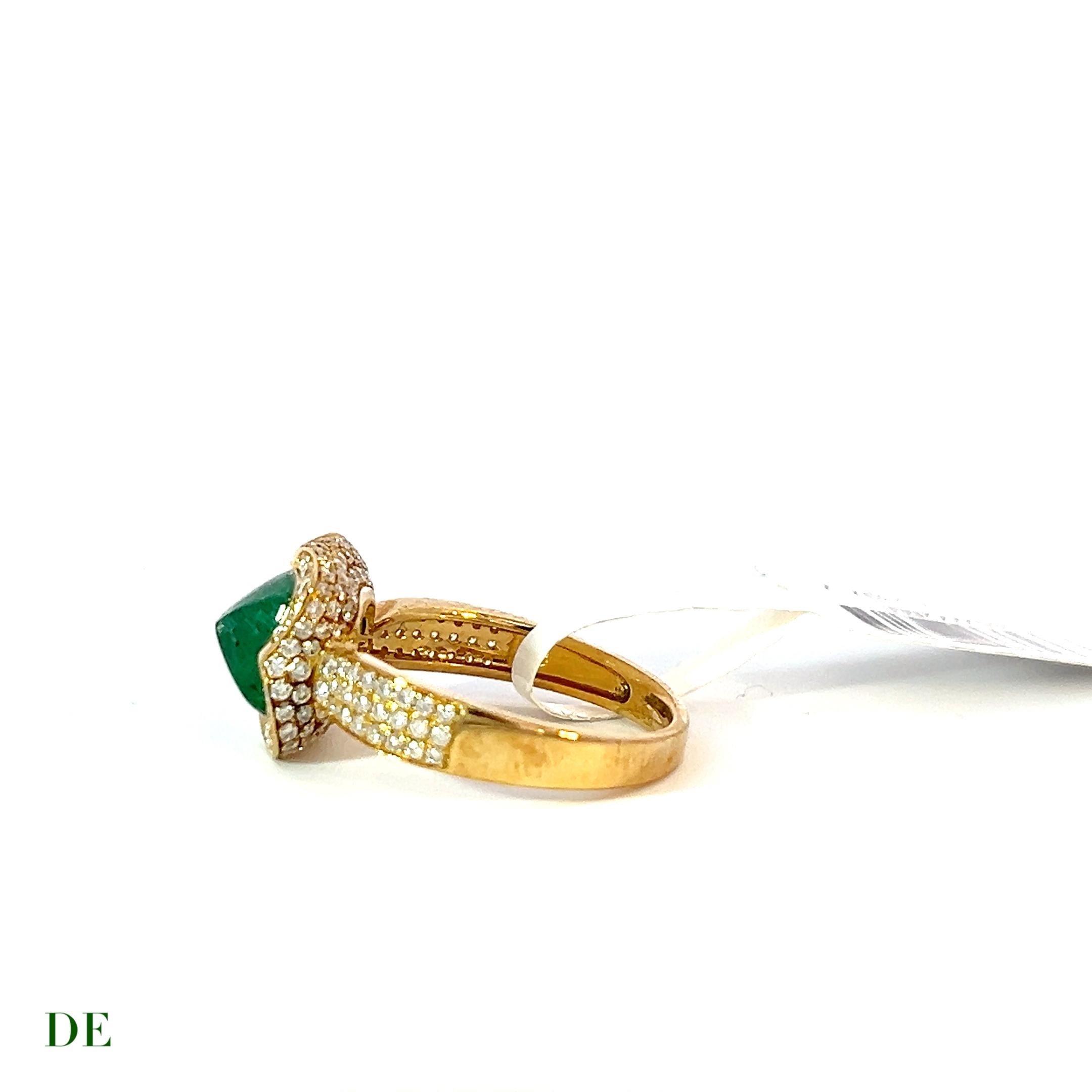 Sugarloaf Cabochon 14k Gold Fine 2.37 crt Sugarloaf Emerald w/ .796 Diamond Elegant Statement Ring For Sale