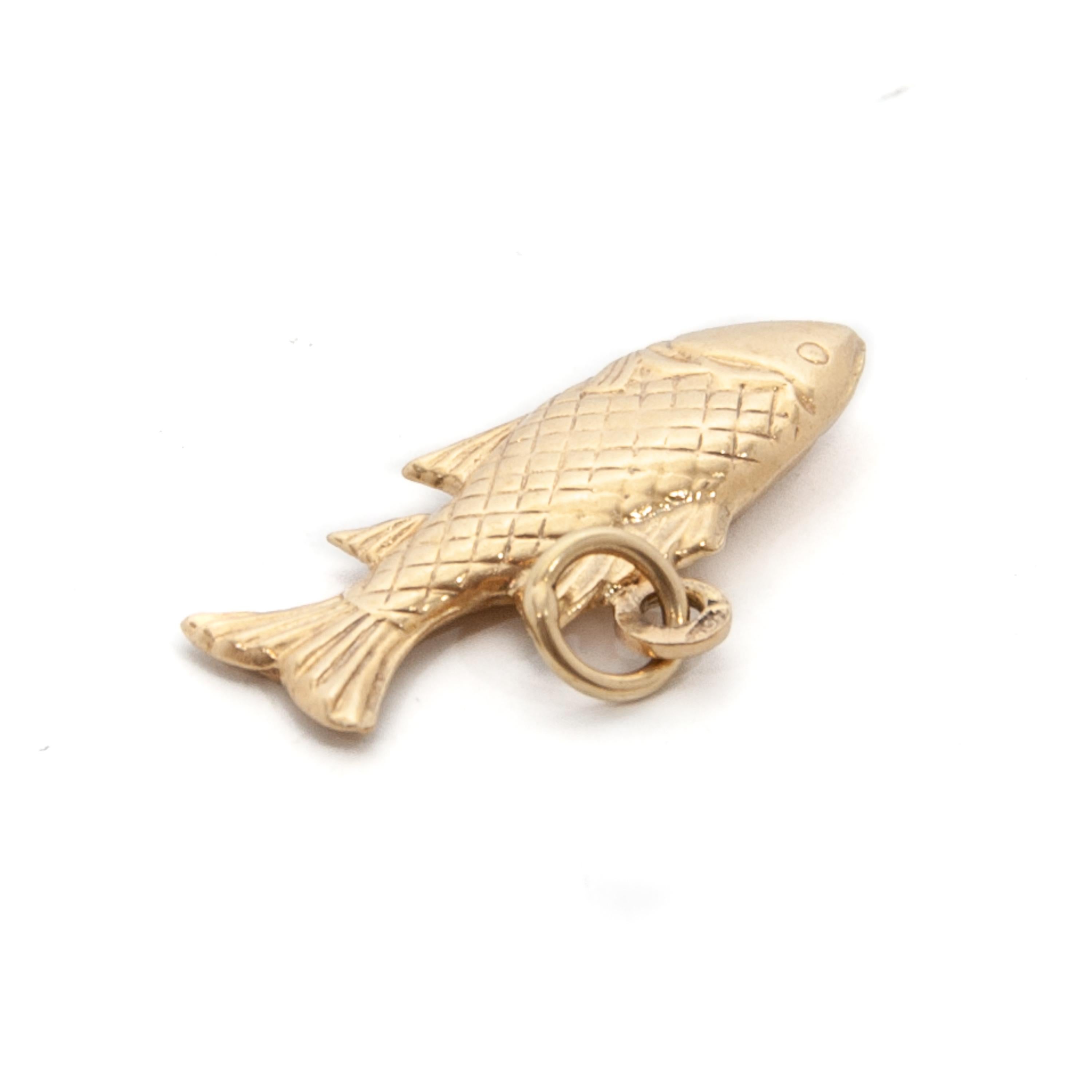 Vintage Fish Pisces Zodiac 14 Karat Gold Charm Pendant For Sale 1