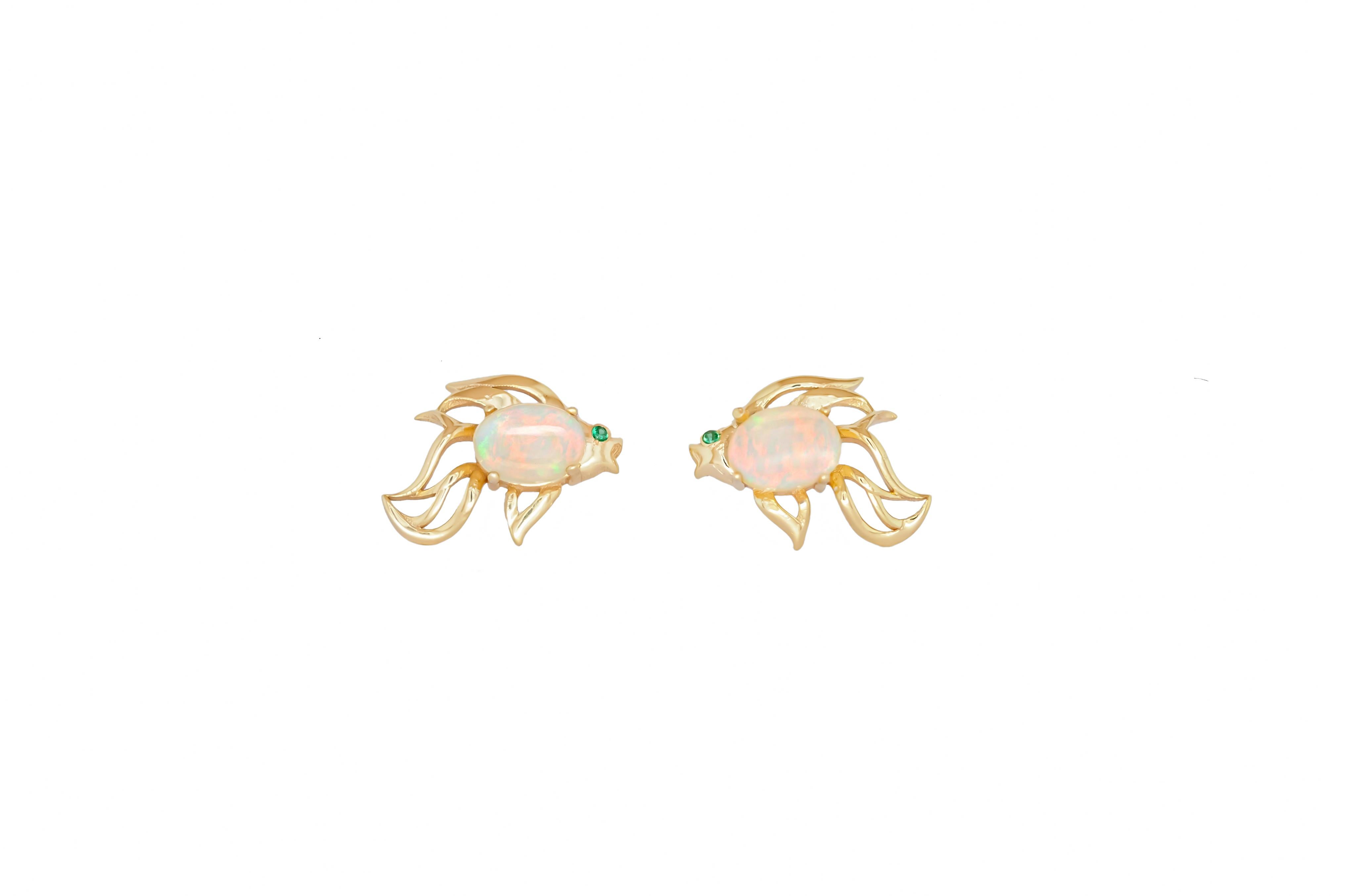 14k gold Fish earrings studs set in 14k gold. In New Condition For Sale In Istanbul, TR
