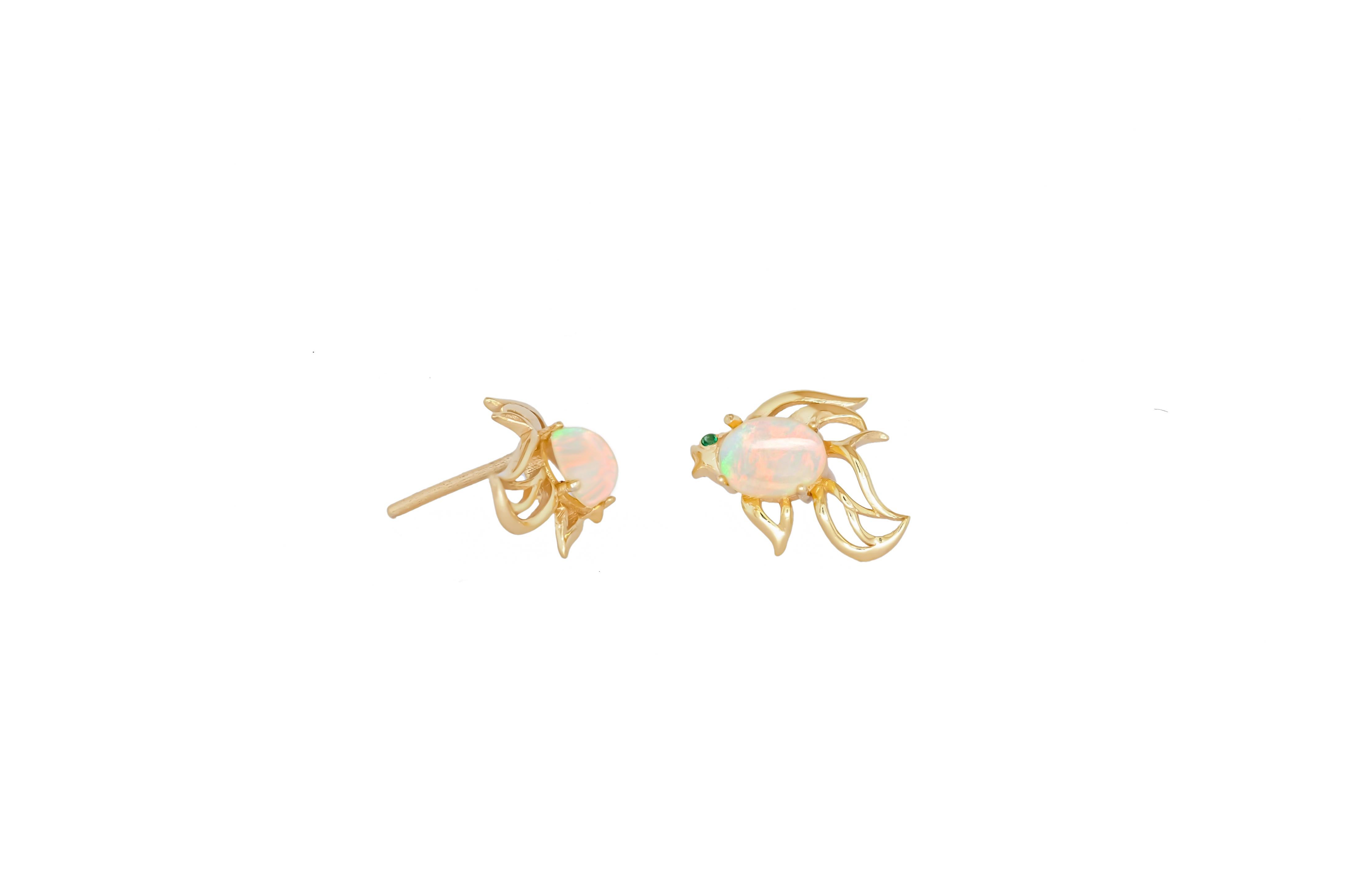 Women's 14k gold Fish earrings studs set in 14k gold. For Sale