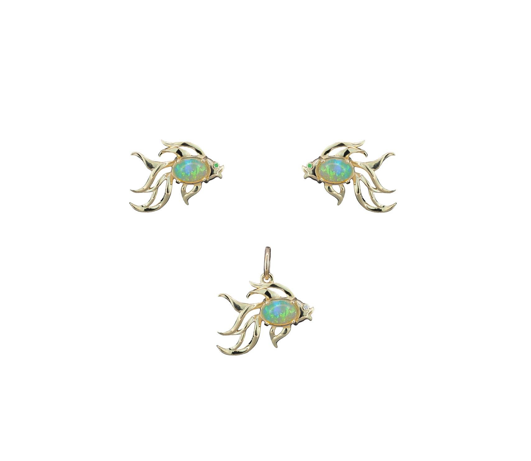 14k gold Fish pendant and earrings set in 14k gold. For Sale