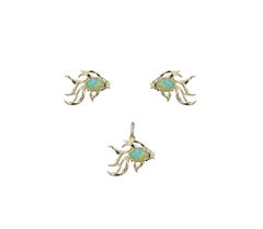 Pendentif et boucles d'oreilles poisson en or 14k sertis en or 14k.