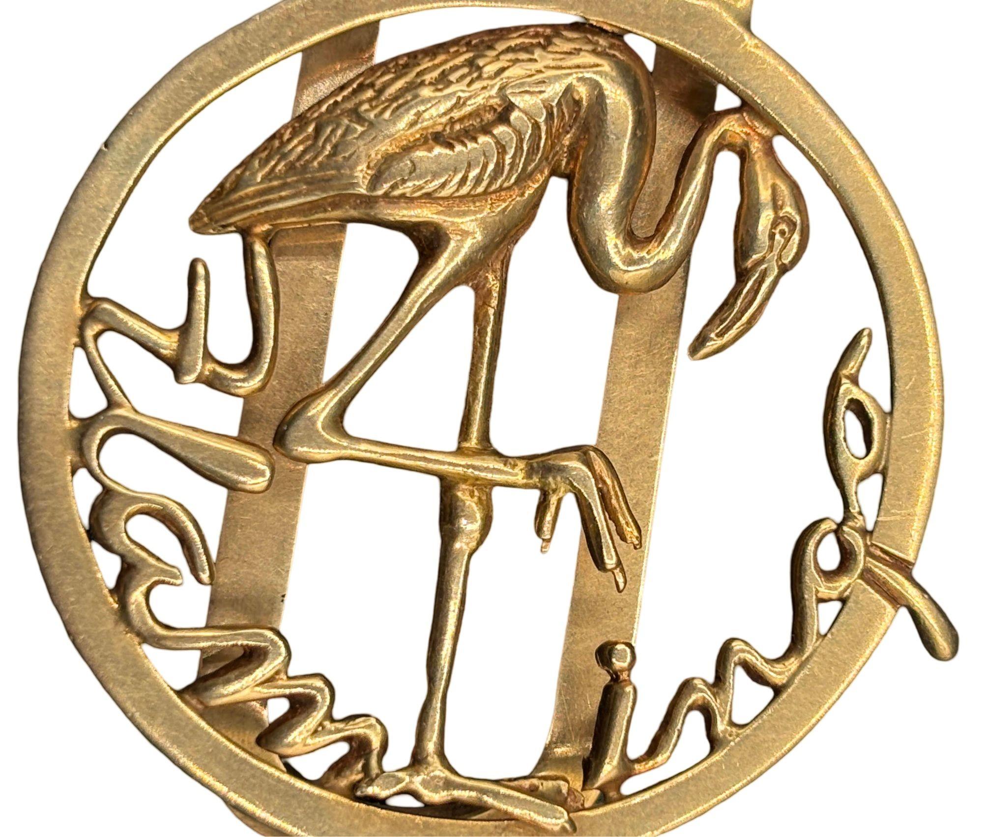 Questo elegante fermasoldi con fenicottero in oro 14K combina lusso e personalità. Presenta un design elegante con un motivo di fenicotteri finemente dettagliato, perfetto per aggiungere un tocco di estetica west palm beach ai tuoi oggetti di uso