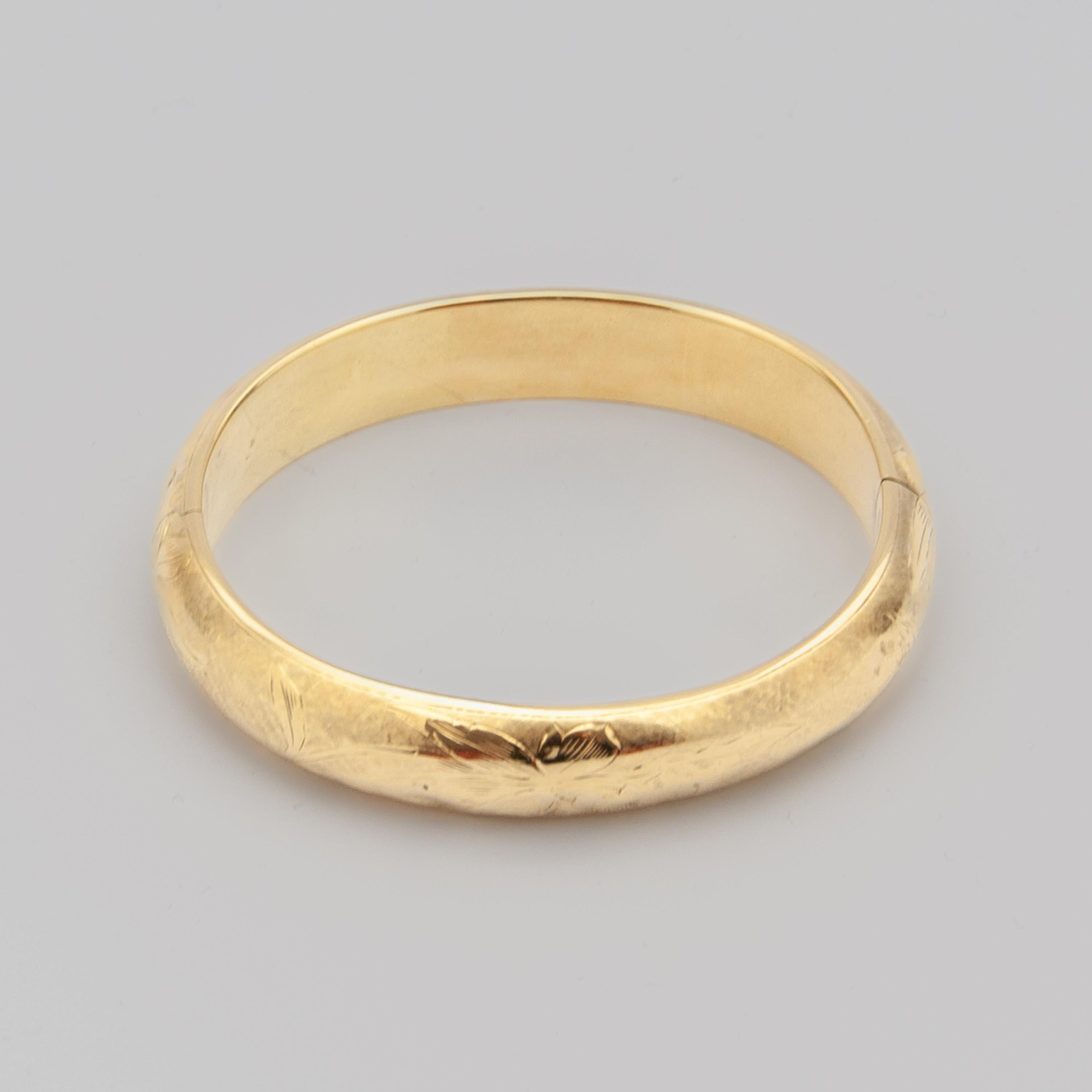 14K Gold Floral Engraved Bangle Bracelet For Sale 3