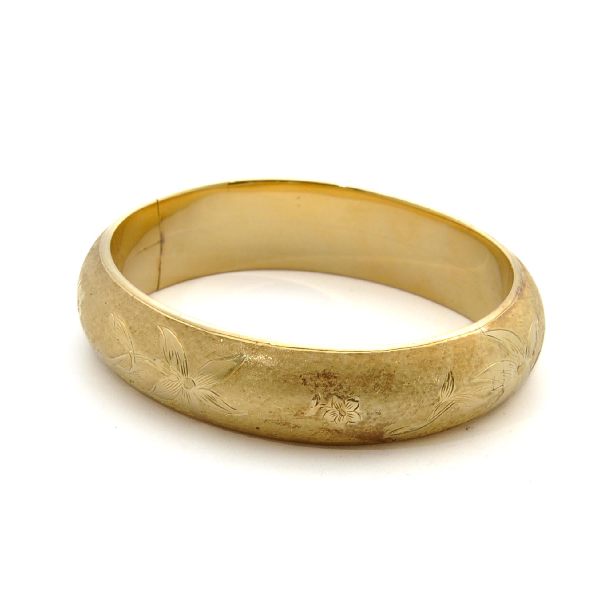 Vintage 14K Gold Floral Engraved Satined Bangle Bracelet For Sale 5