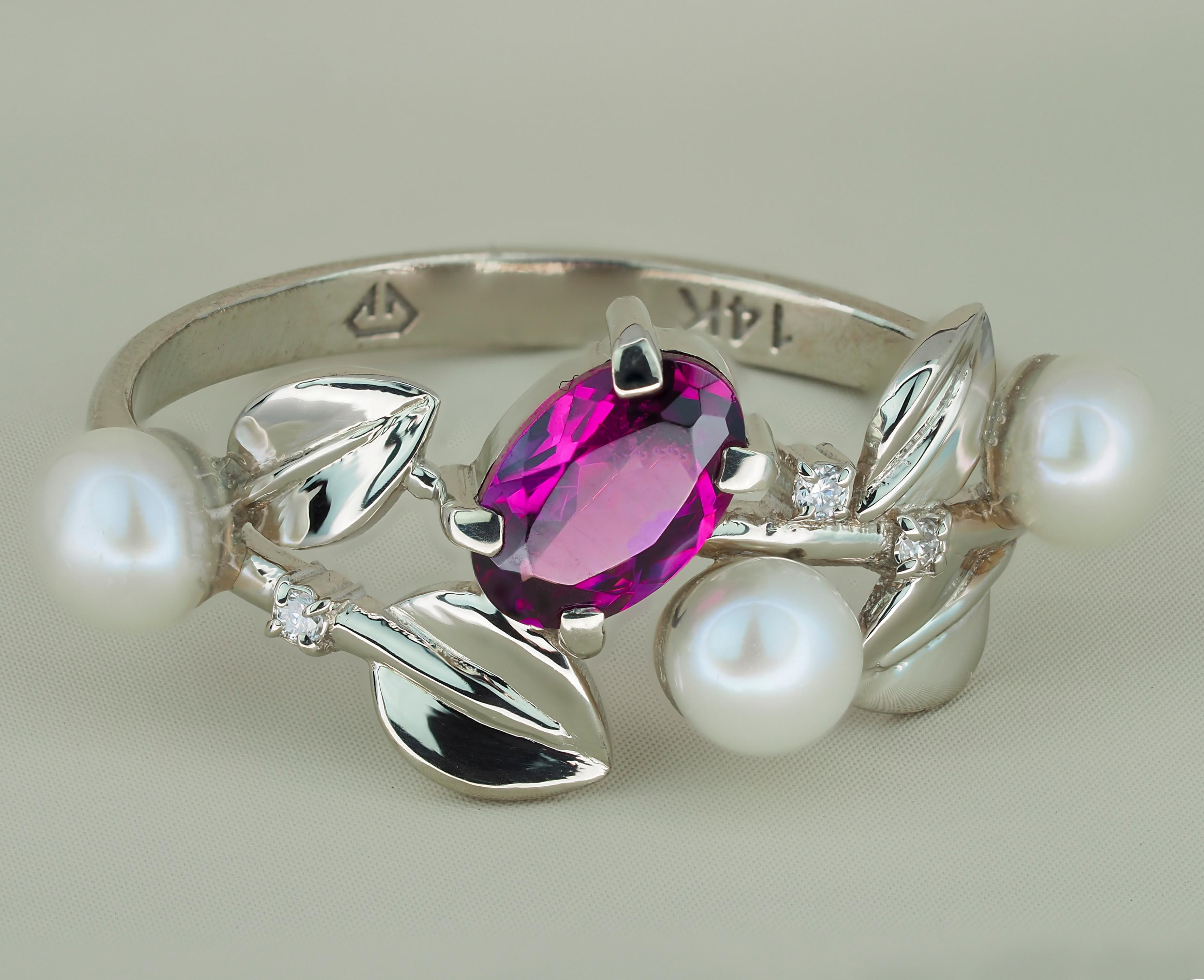 For Sale:  Garnet, pearls 14k gold ring. Gold leaves ring.  5