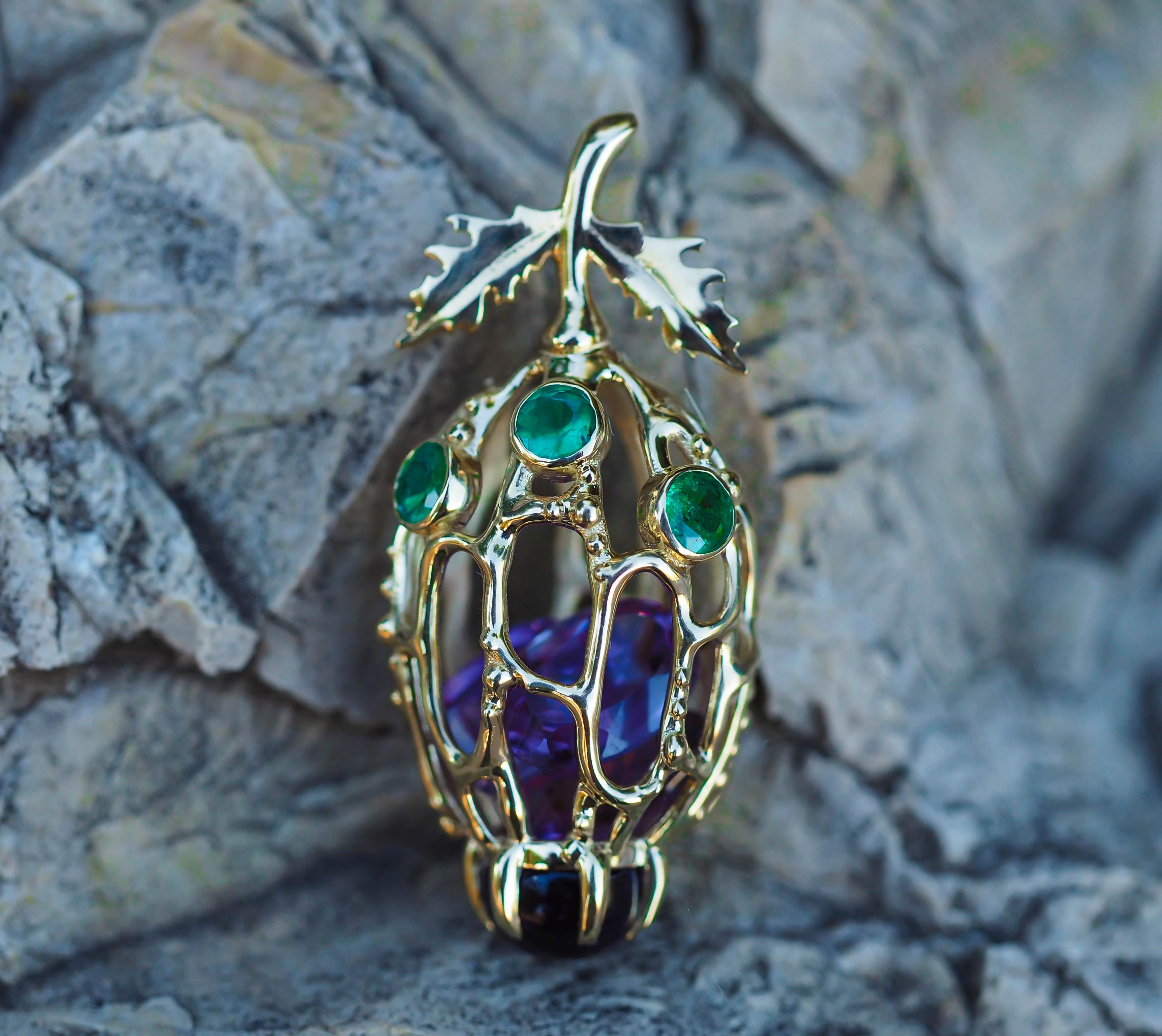 14k Gold Flower Bud Pendant with Amethysts and Emeralds For Sale 4