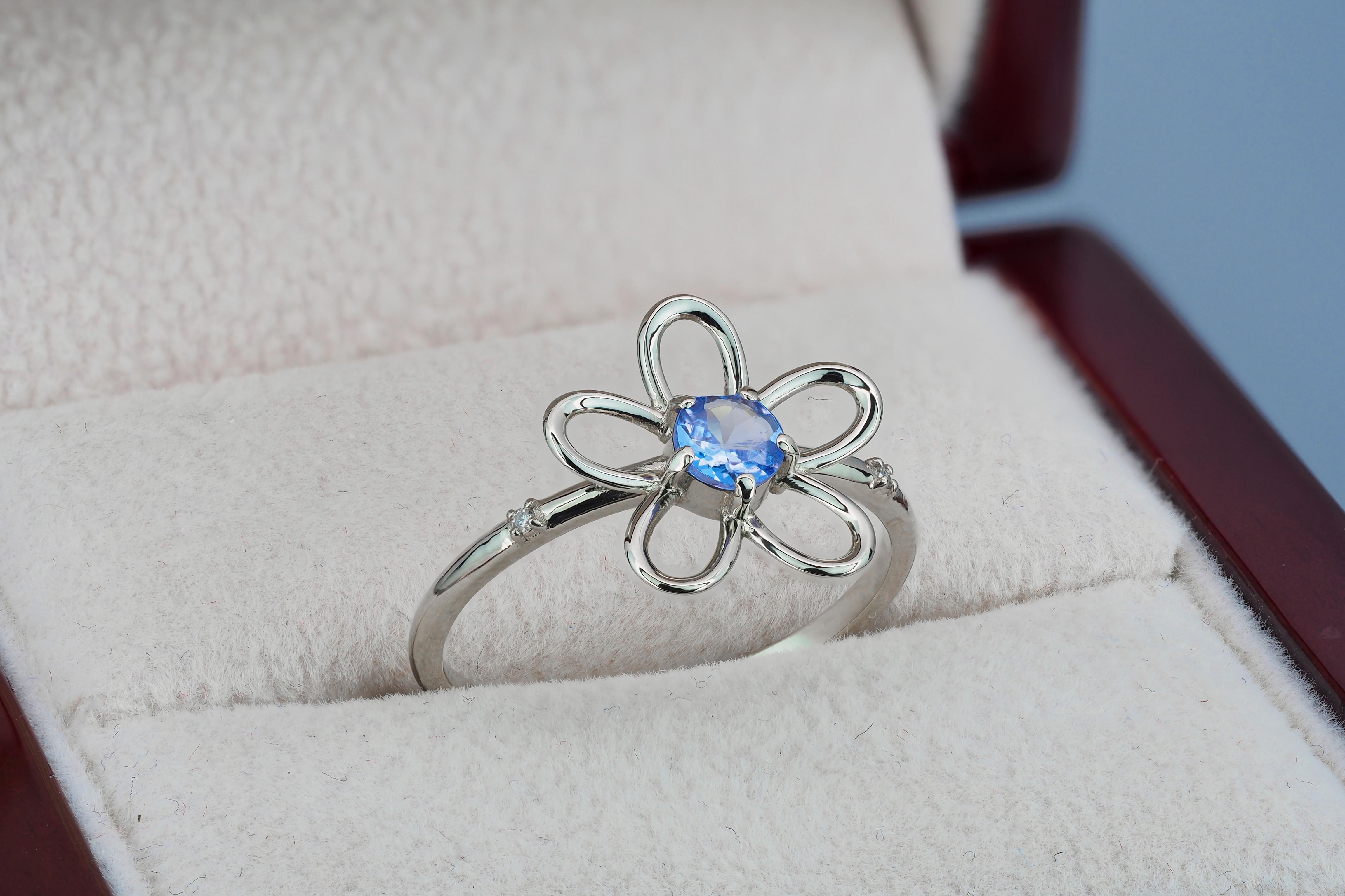 For Sale:  14k Gold Flower Ring with Tanzanite and Diamonds 6