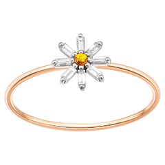 Anneau de mariage en or 14k avec fleur. Bague empilable en or avec une jolie marguerite.