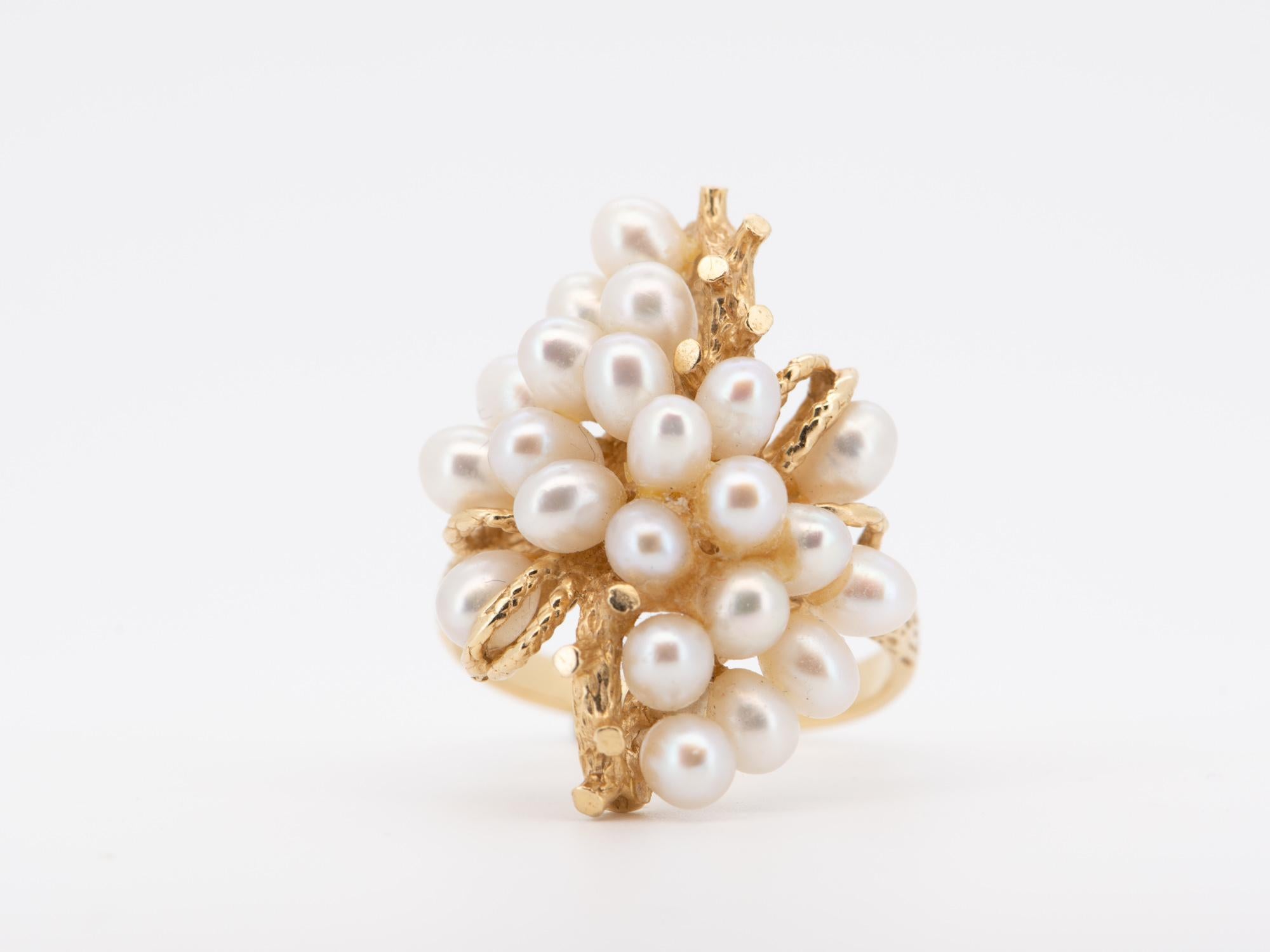 ♥ A stunning cluster design ring set with freshwater pearls with beautiful luster
♥ The setting has some nice texture and is in a modernist/organic branch design to counter the perfect smoothness of the pearls, creating a unique floral bouquet