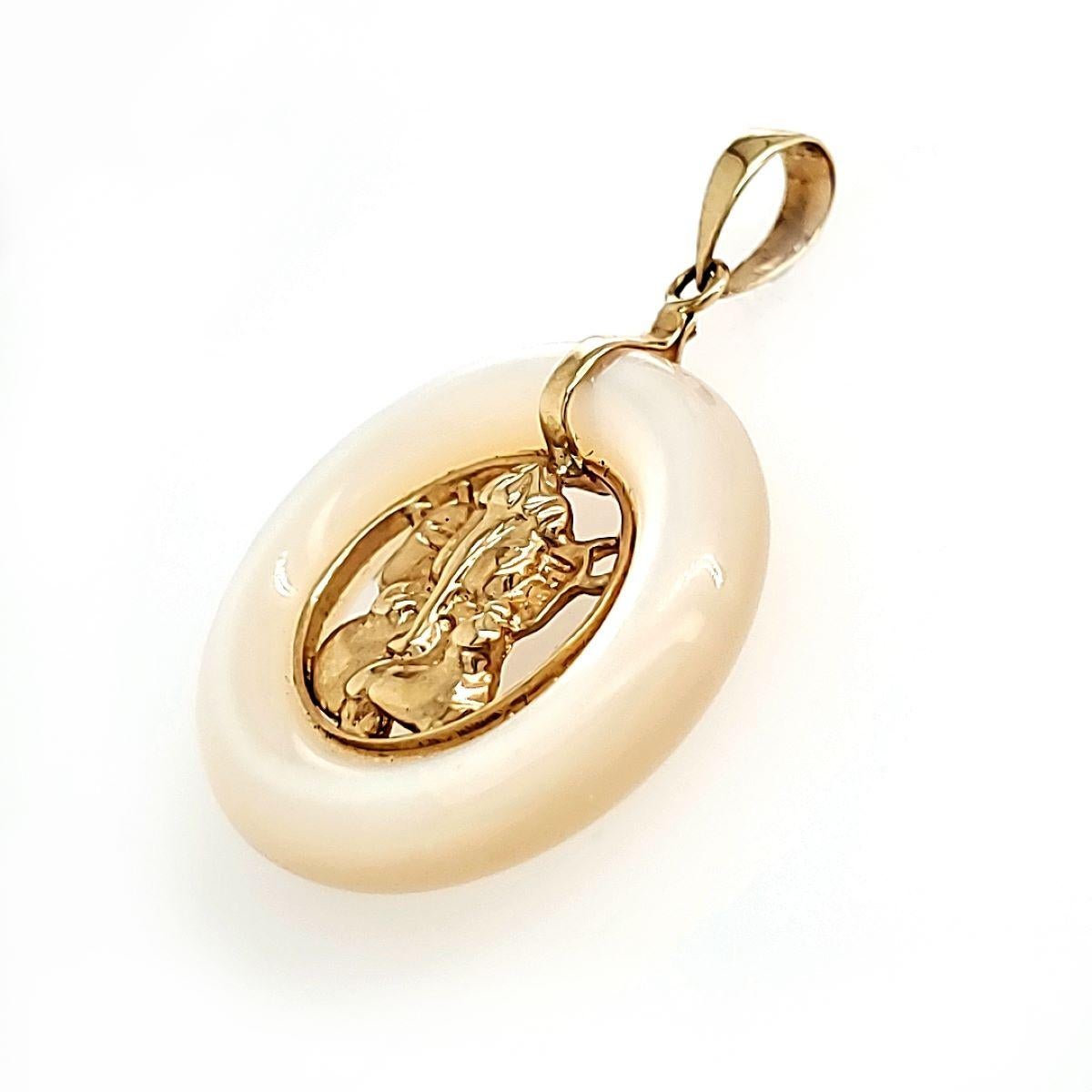 Ciondolo a conchiglia Ganesh in oro 14K in vendita 1