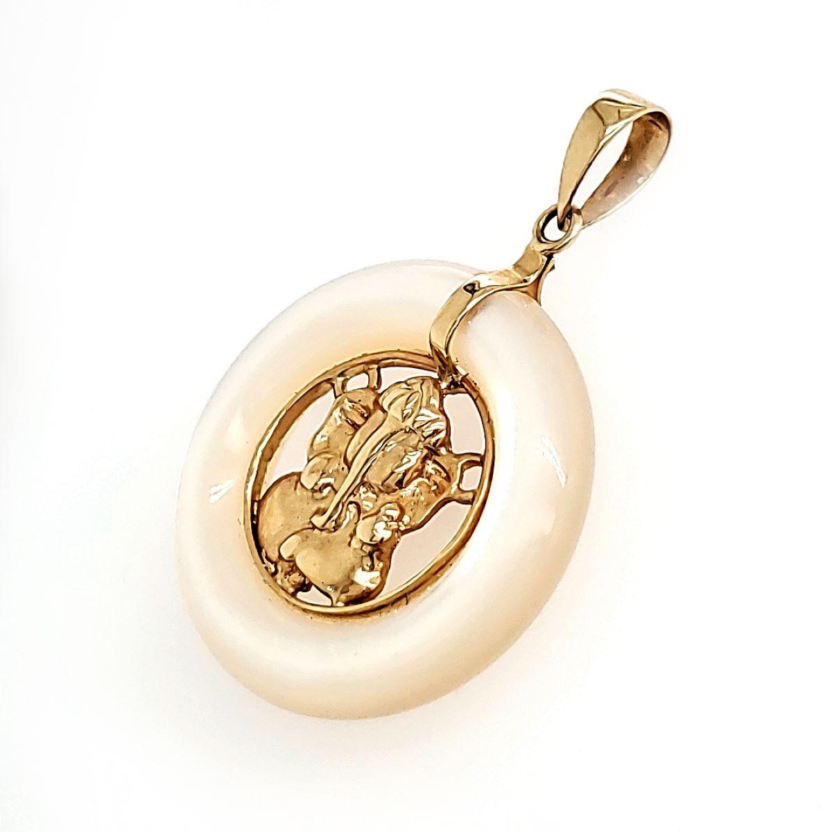 Ciondolo a conchiglia Ganesh in oro 14K in vendita 2