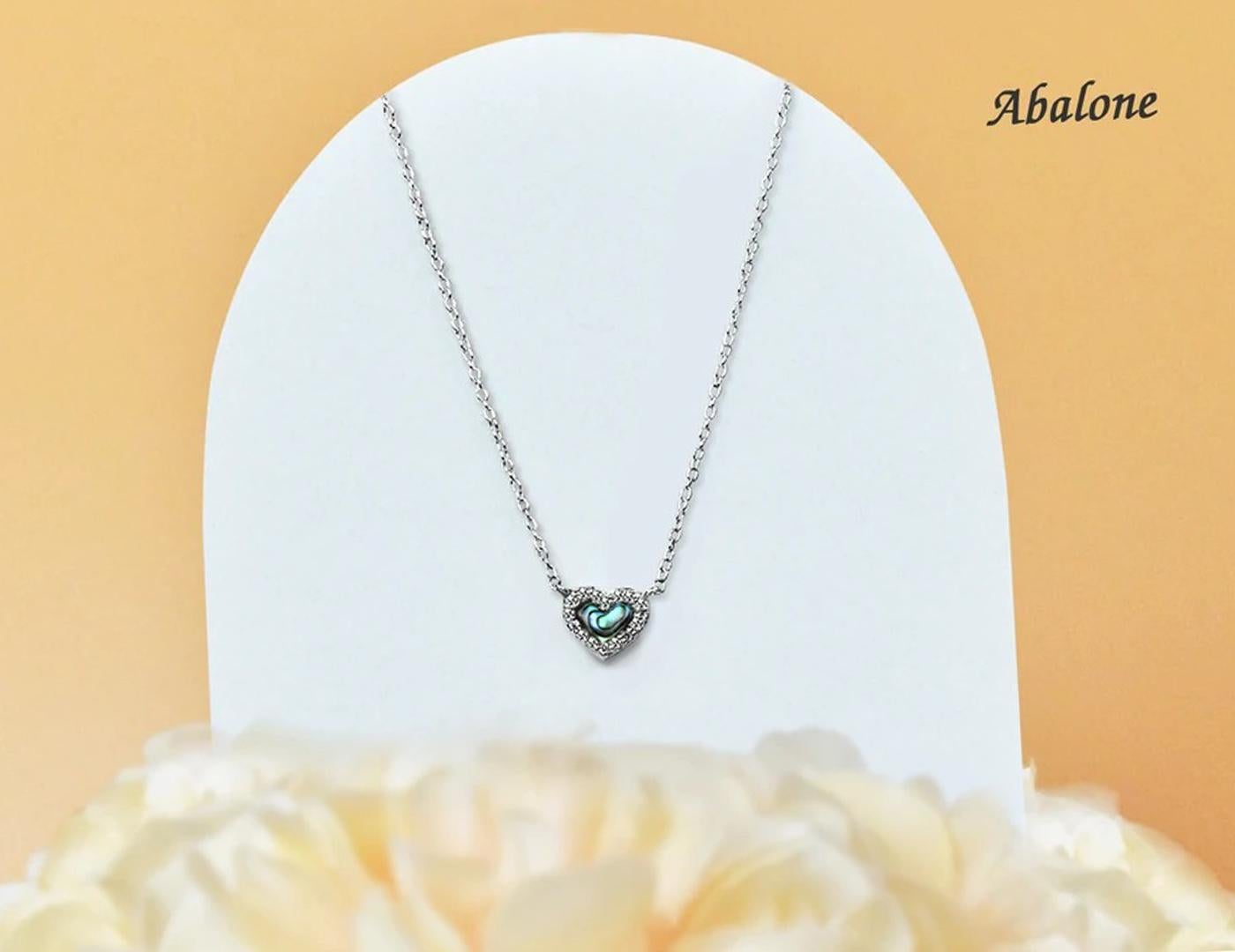 Collana con cuore di pietra preziosa in oro 14k, opzioni di pietra preziosa in vendita 1
