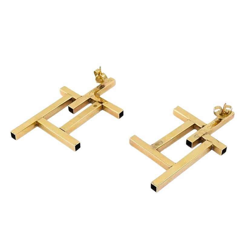 Pendientes geométricos de oro de 14k con diseño de marco en venta 1