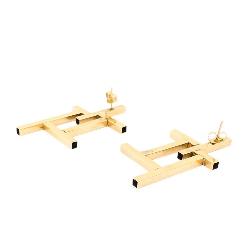 Pendientes geométricos de oro de 14k con diseño de marco en venta 3