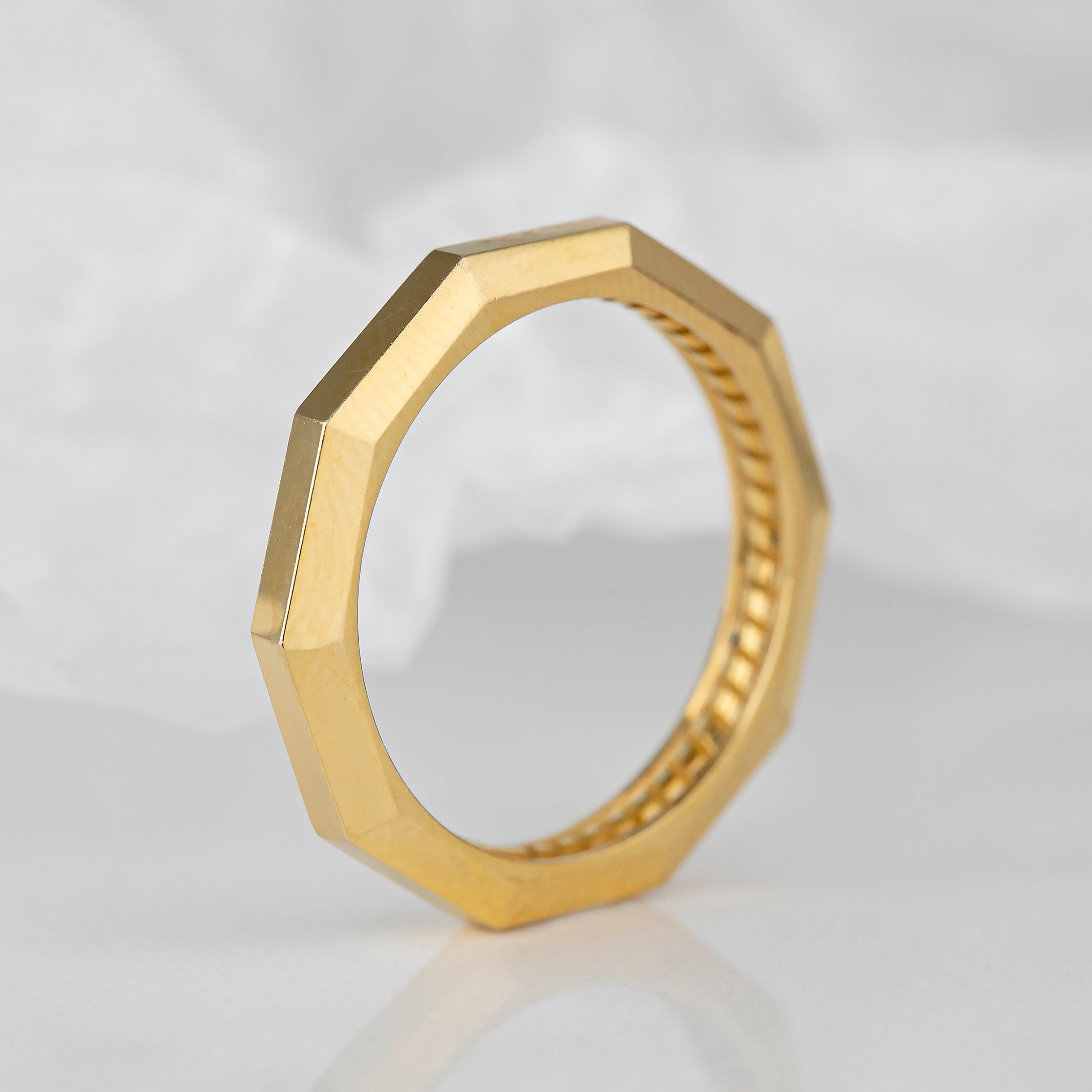 For Sale:  14K Gold Geometrical Wedding Band for Men and Women 2