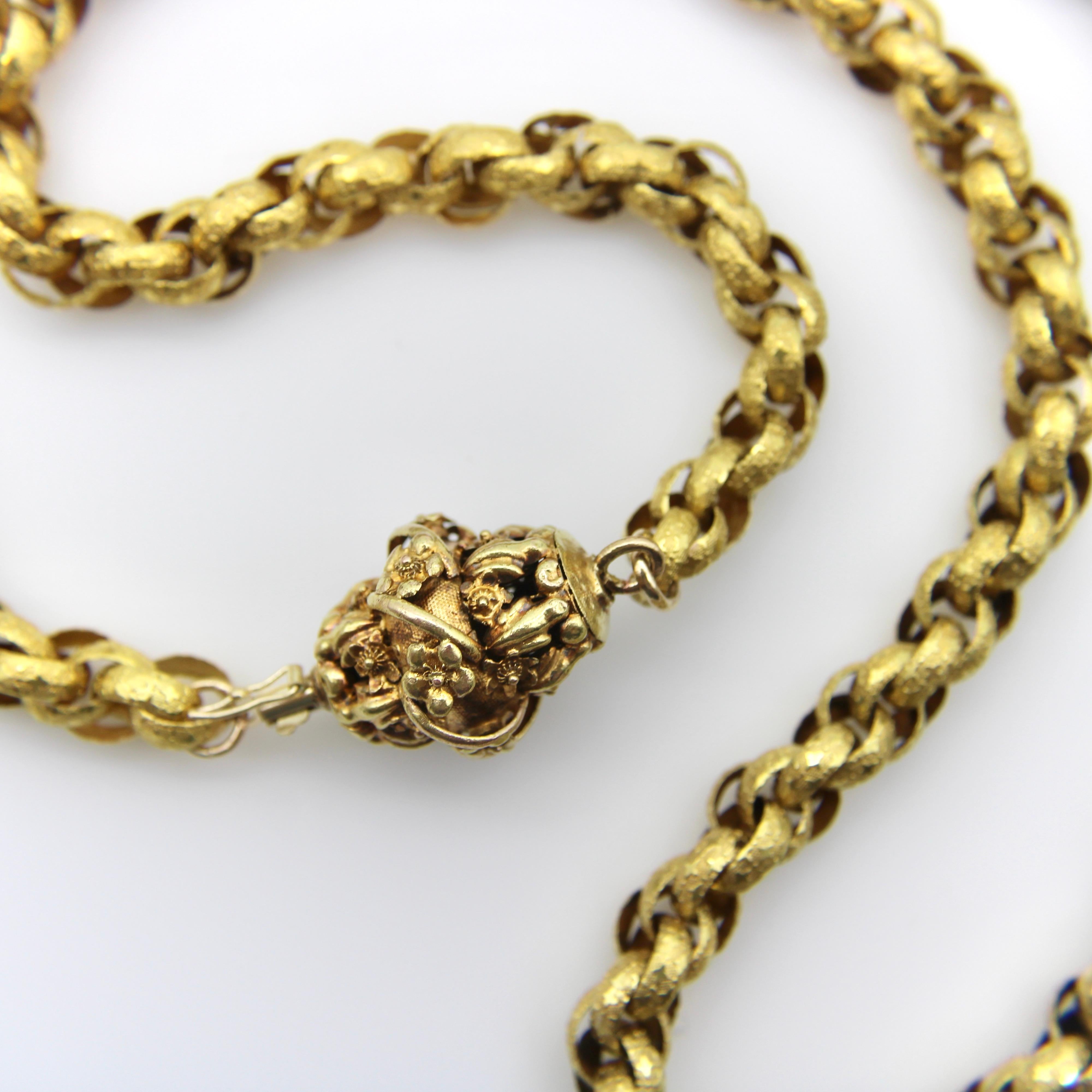 14K Gold Georgian Muff Kette mit geblümten Barrel Verschluss im Angebot 1