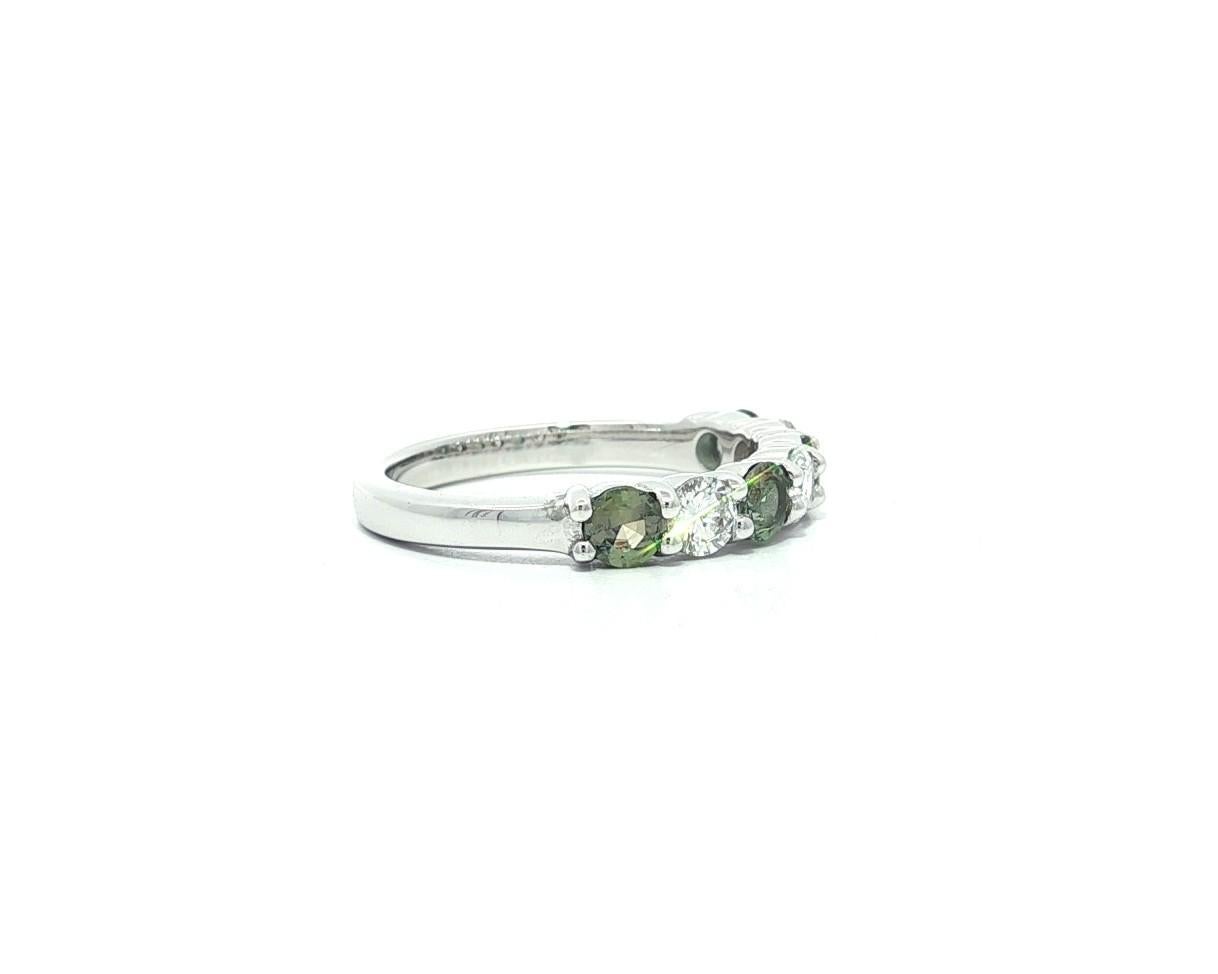 Anello a fascia bassa in oro 14k GIA 1,2ct Brasile alternato con diamante alessandrite in vendita 3