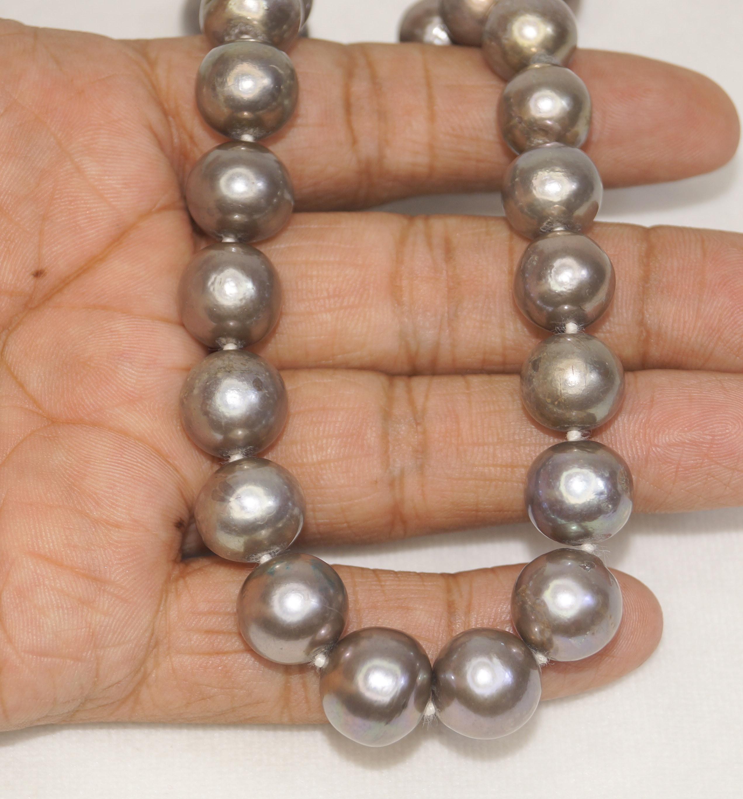 14k Gold Grey Pearl necklace 11-14mm Big Rare Natural Tahitian Pearl necklace For Sale 2