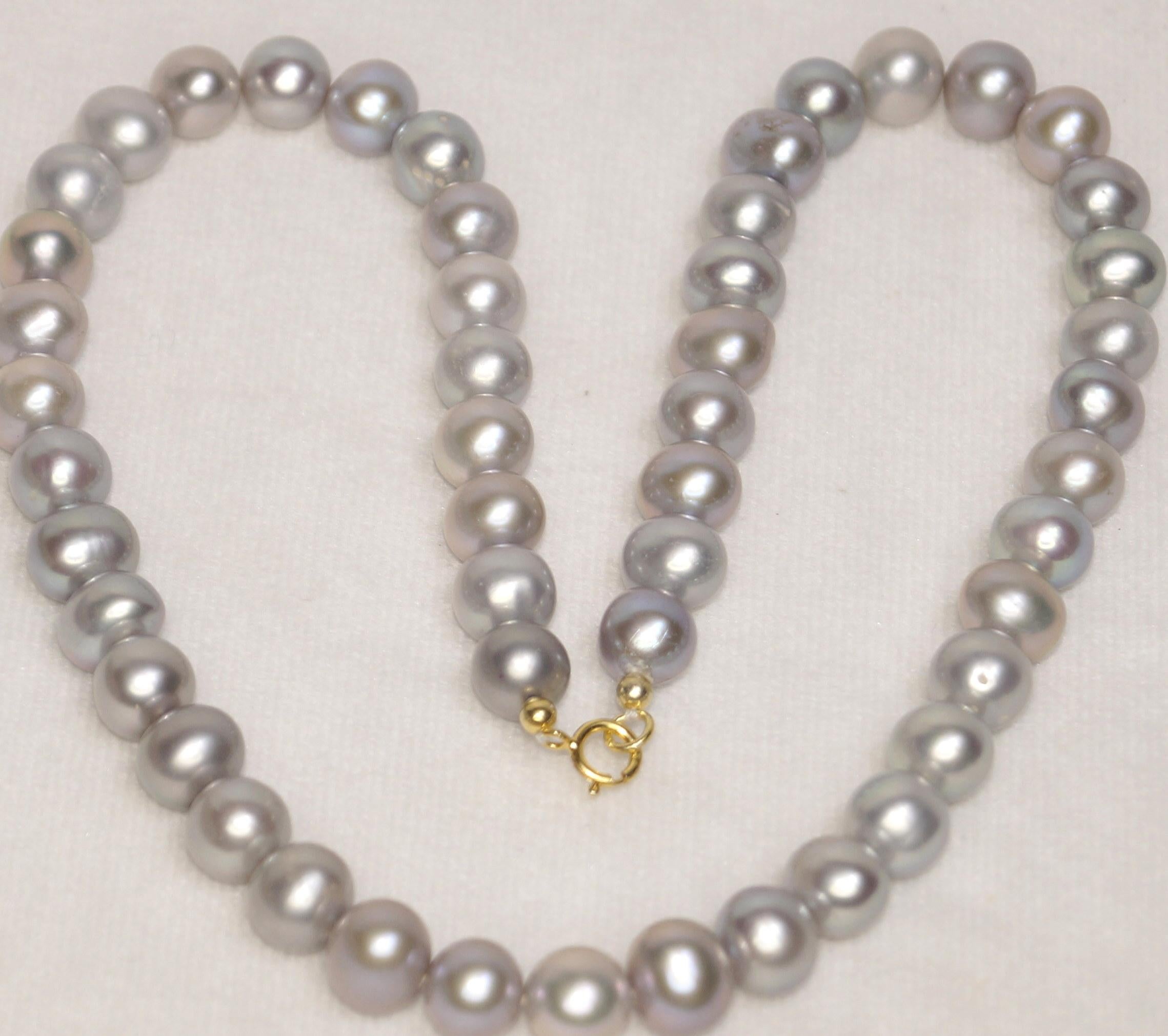 Solid 14k Gold Grey Pearl necklace 8.5mm Natural Light Grey Pearl necklace For Sale 2