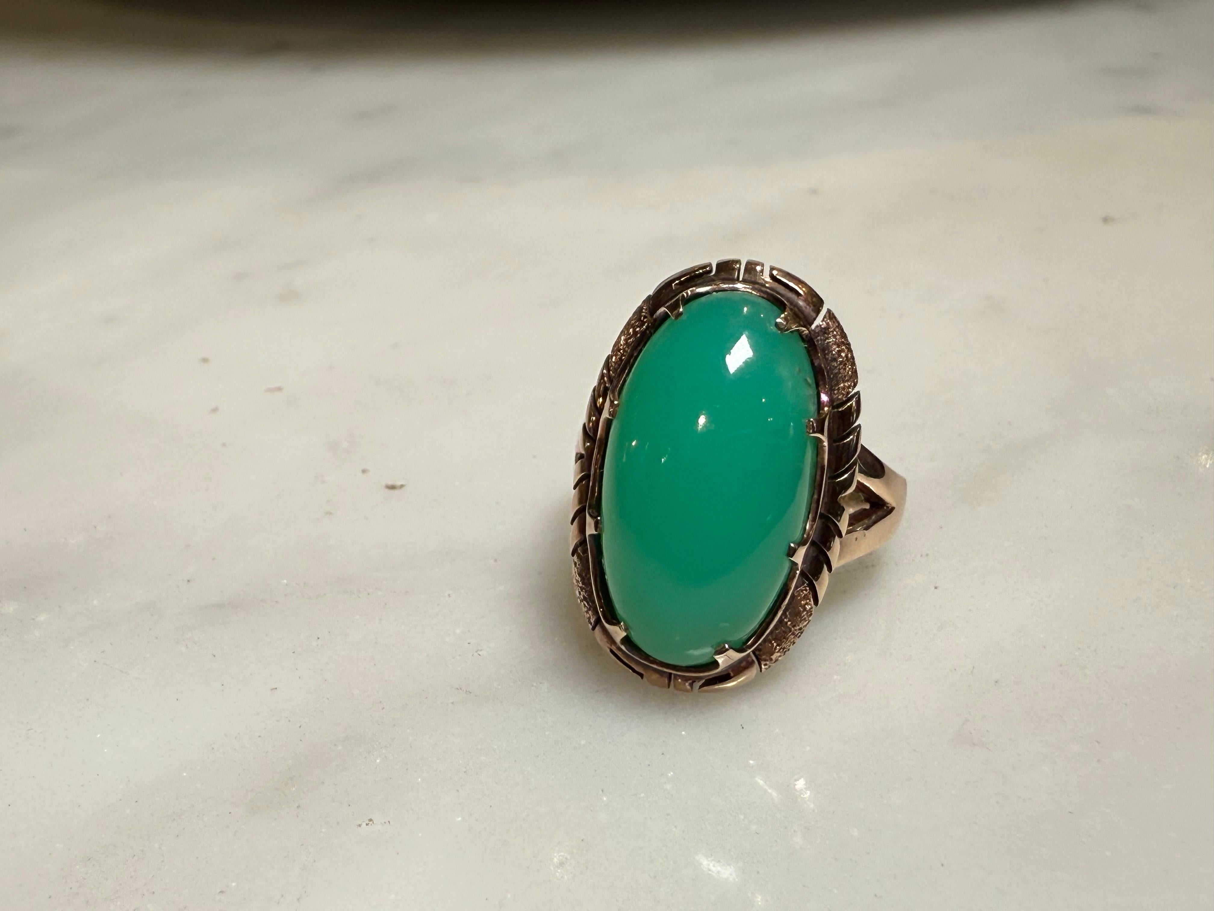 Anello con pietra crisofrasa verde in oro 14K in vendita 6