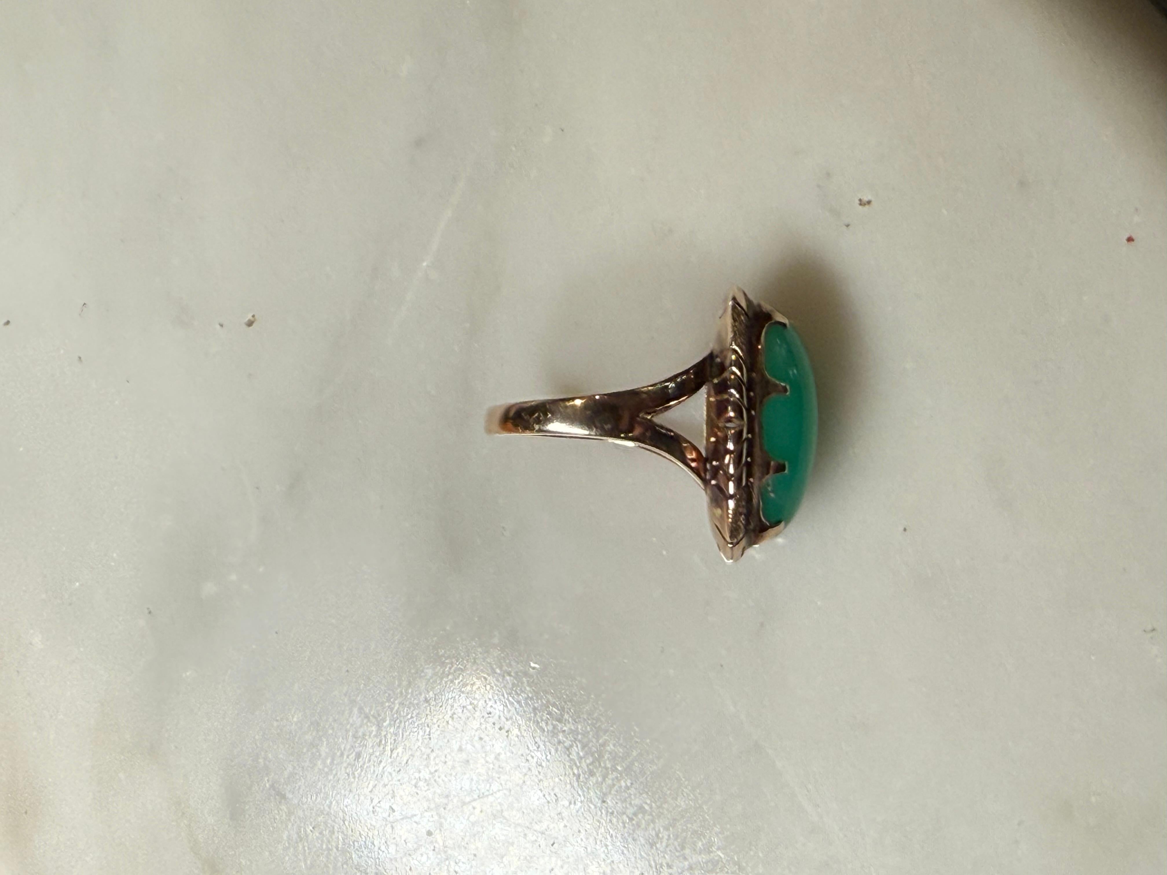 Anello con pietra crisofrasa verde in oro 14K in vendita 2
