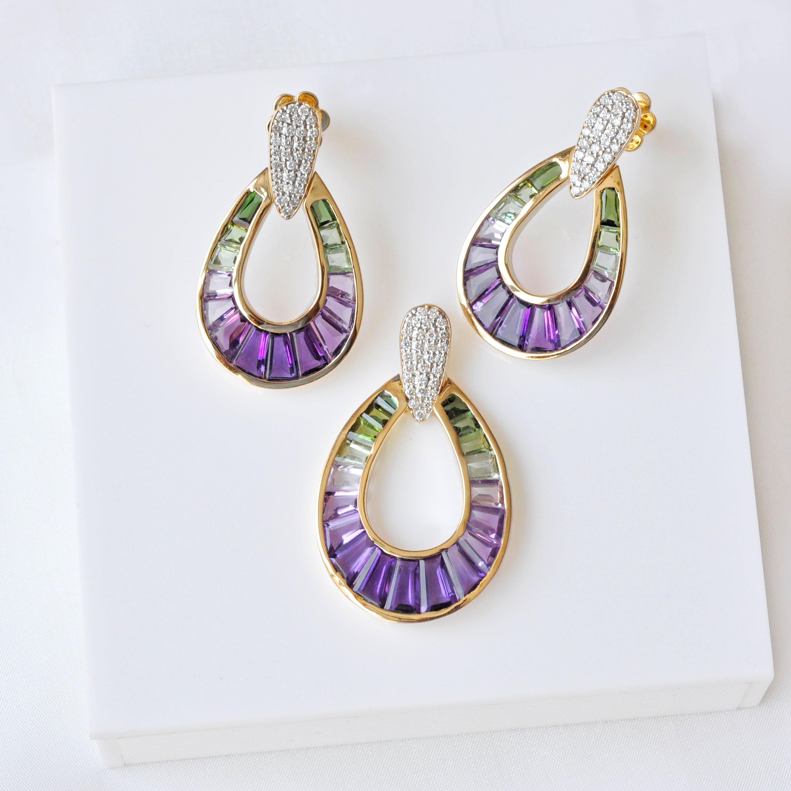 Set di ciondoli con orecchini a baguette in oro 14K con tormalina verde e ametista. in vendita 1