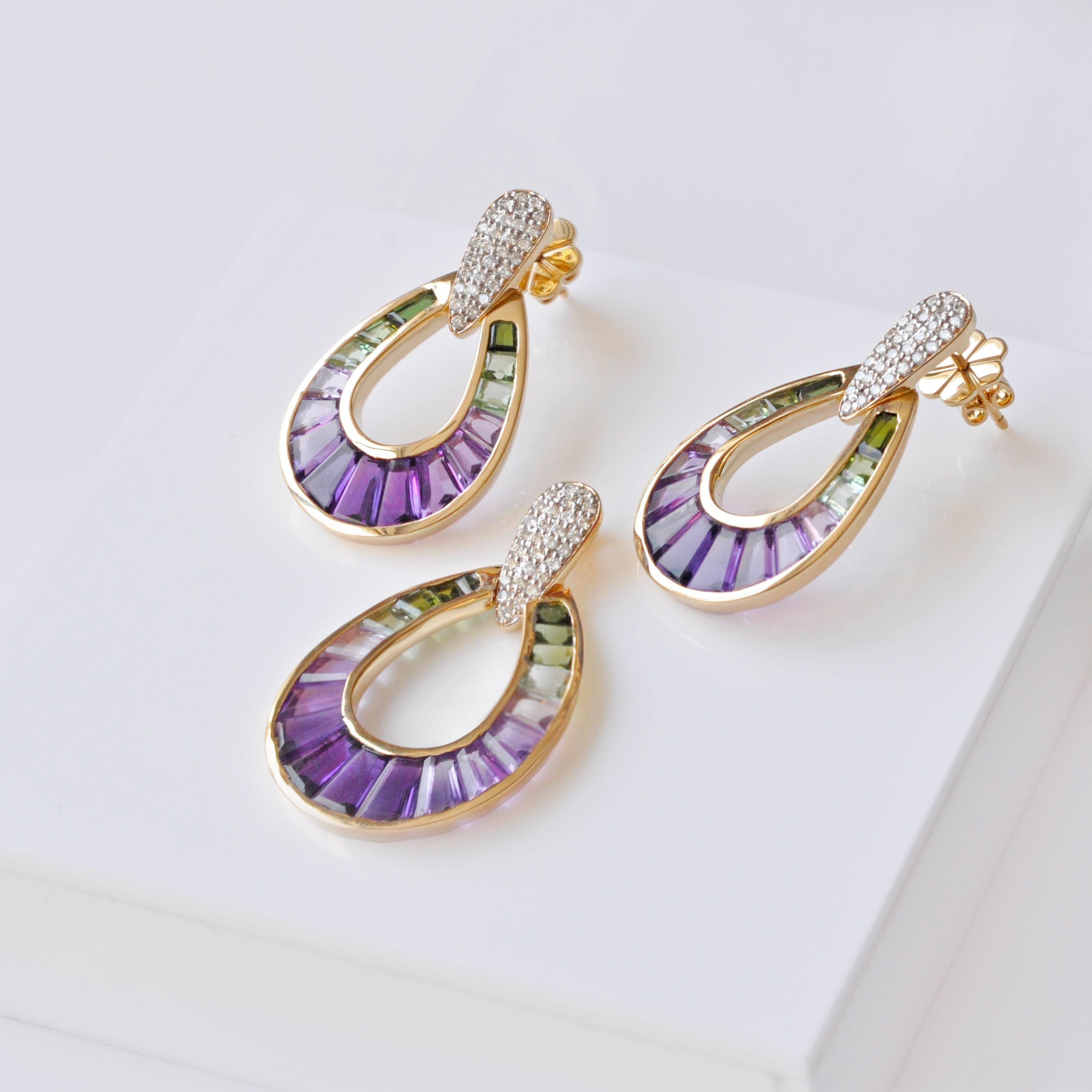 Set di ciondoli con orecchini a baguette in oro 14K con tormalina verde e ametista. in vendita 2
