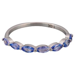 Bague d'éternité en or 14 carats avec tanzanite marquise et diamants