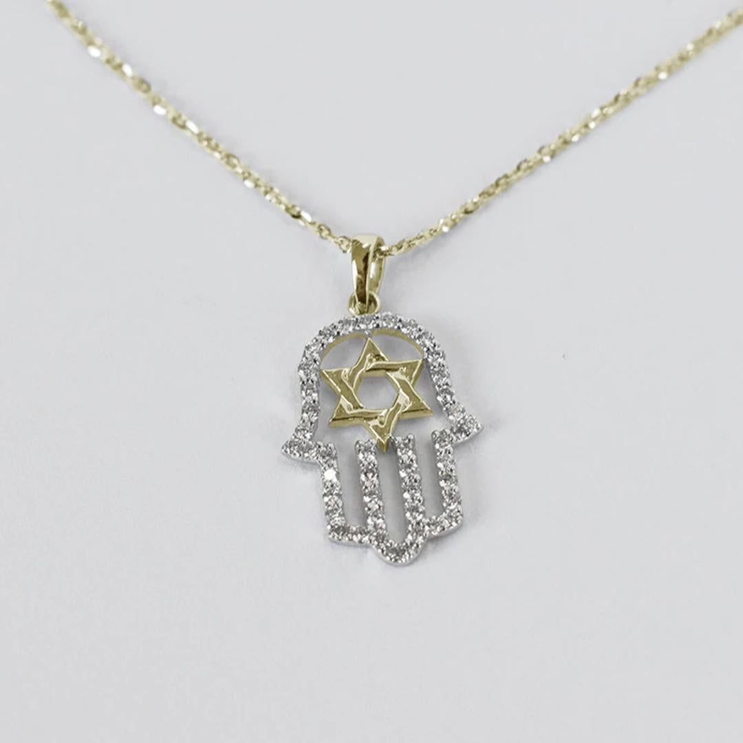 Taille ronde Hamsa Collier étoile de David en or 14 carats et diamants à la main en vente