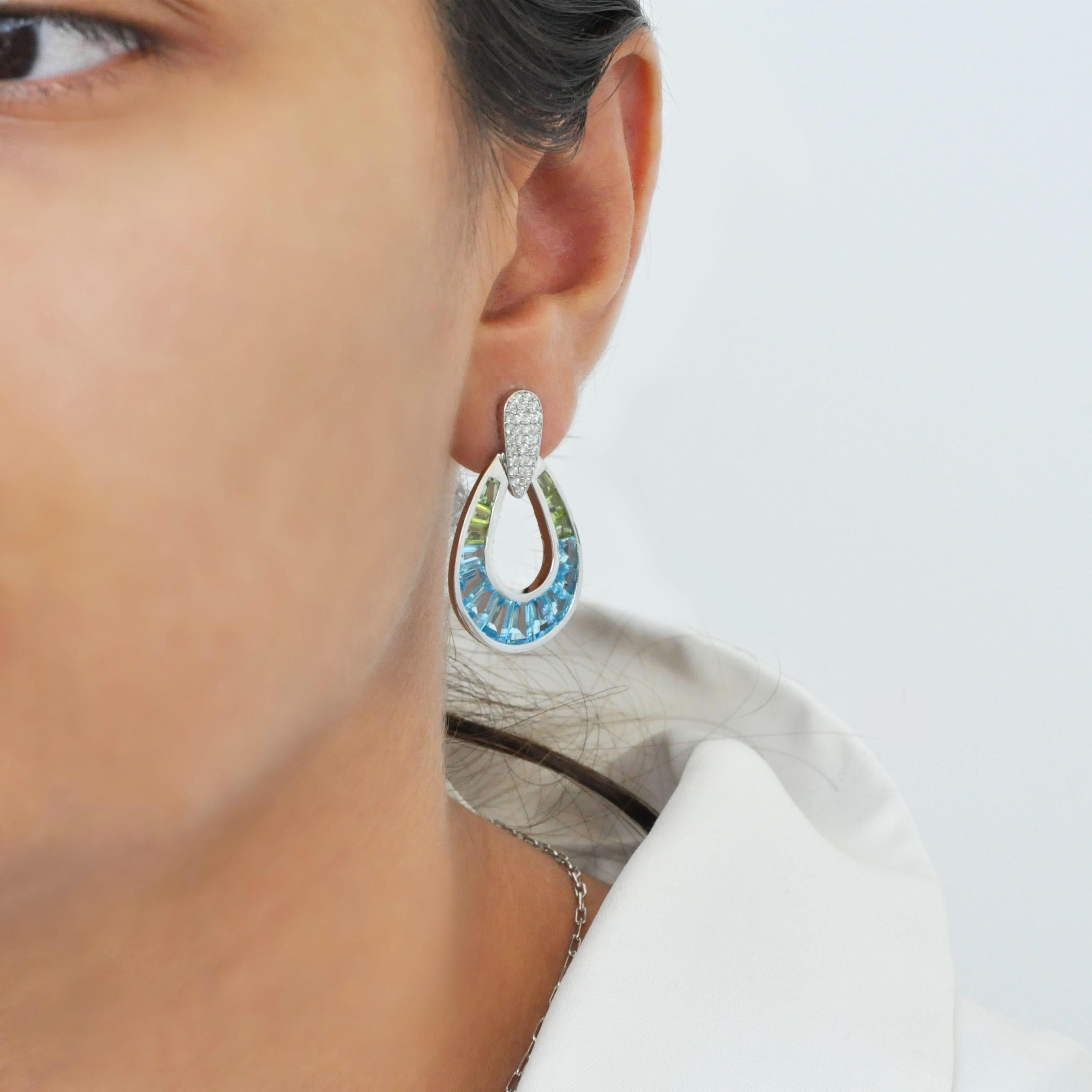 14K Gold Hand-Crafted Taper Baguette Blue Topaz Peridot Diamond Drop Earrings (Art déco) im Angebot