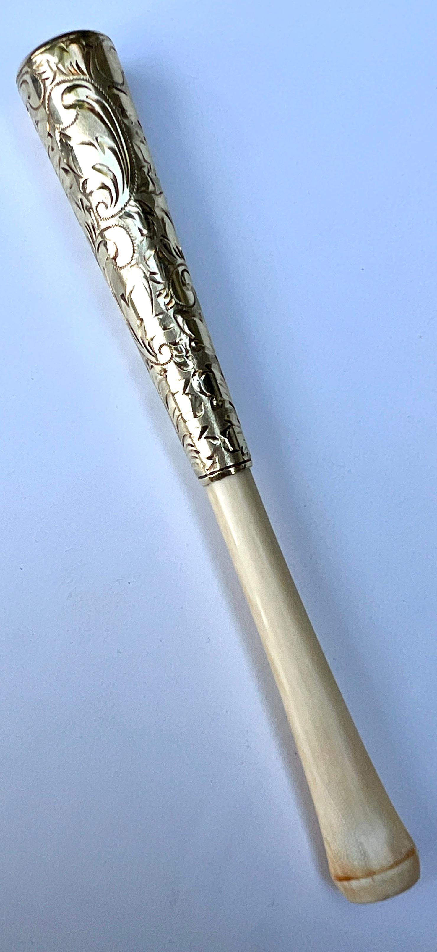 14K Gold Hand Tooled with Bone Cigarette Holder  In Good Condition For Sale In Los Angeles, CA